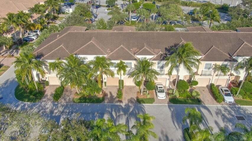 1000 Us-1 805, Jupiter, FL 33477 — photo 2 of 27