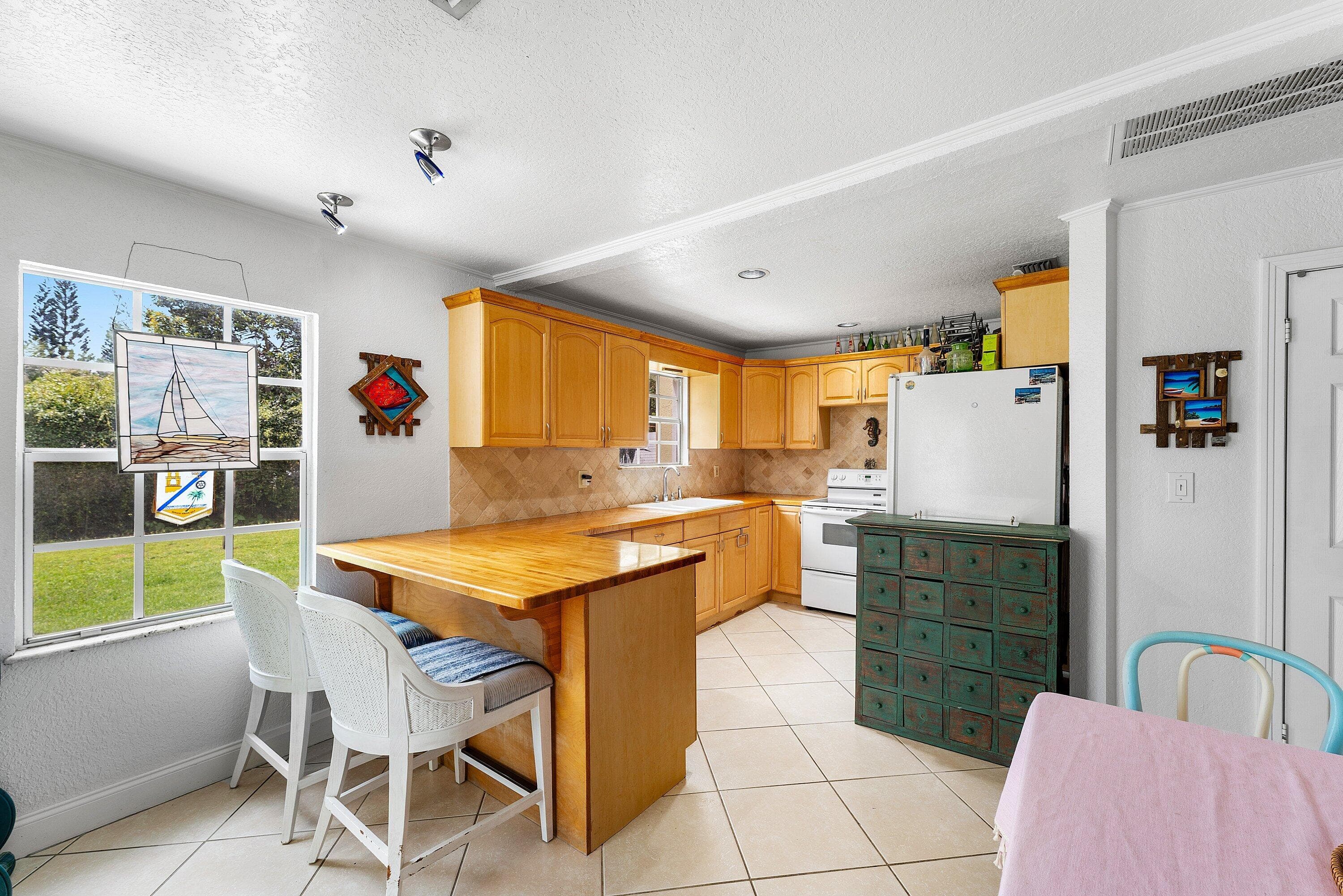 613 N 5th Street, Lantana, FL 33462 — photo 10 of 40