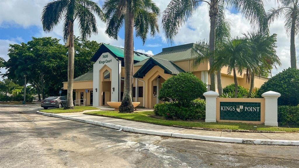 9624 S Belfort Circle 202, Tamarac, FL 33321 — photo 5 of 37