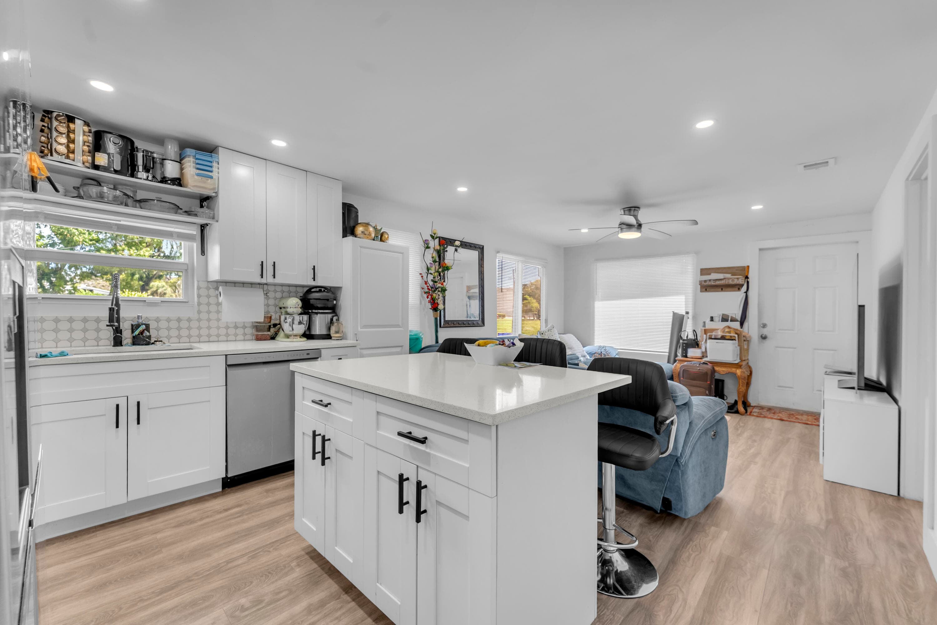 621 NW 15th Avenue, Pompano Beach, FL 33069 — photo 4 of 22
