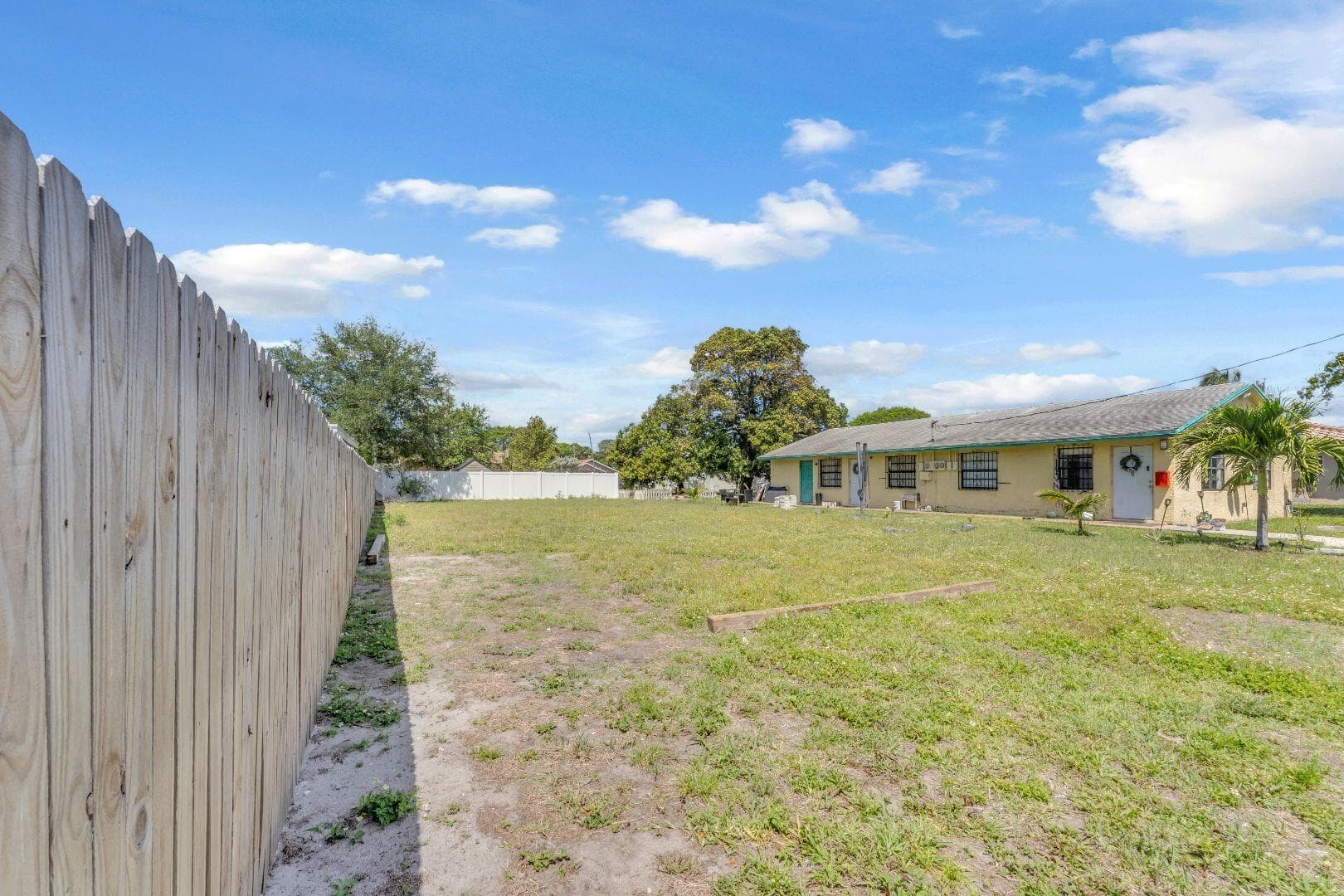 625 NW 15th Avenue, Pompano Beach, FL 33069 — photo 3 of 10