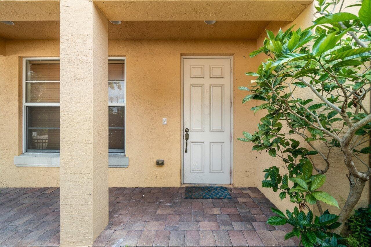 811 S Federal Highway 1, Lake Worth Beach, FL 33460 — photo 4 of 33