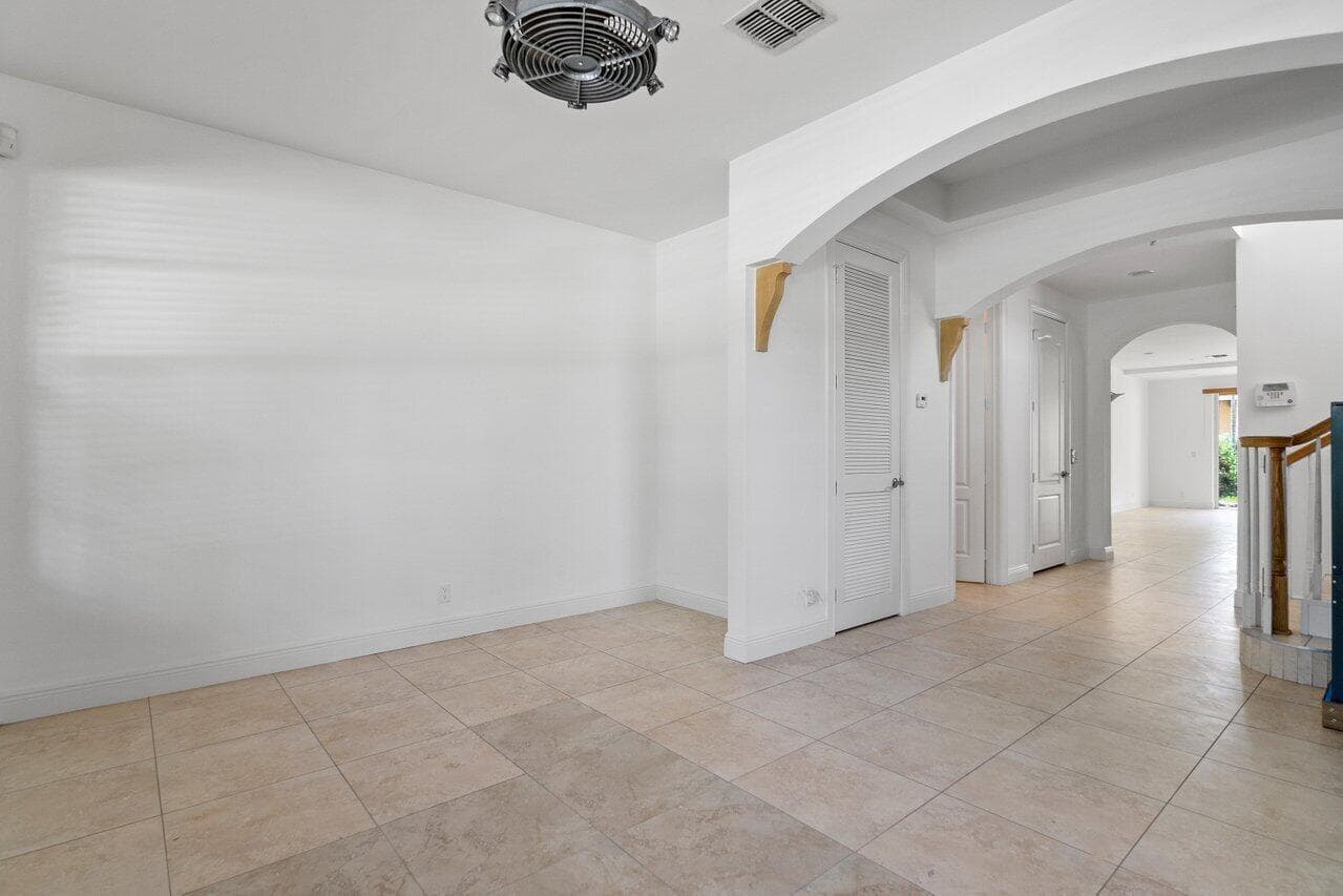 811 S Federal Highway 1, Lake Worth Beach, FL 33460 — photo 6 of 33