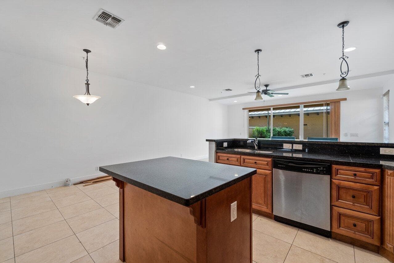 811 S Federal Highway 1, Lake Worth Beach, FL 33460 — photo 10 of 33