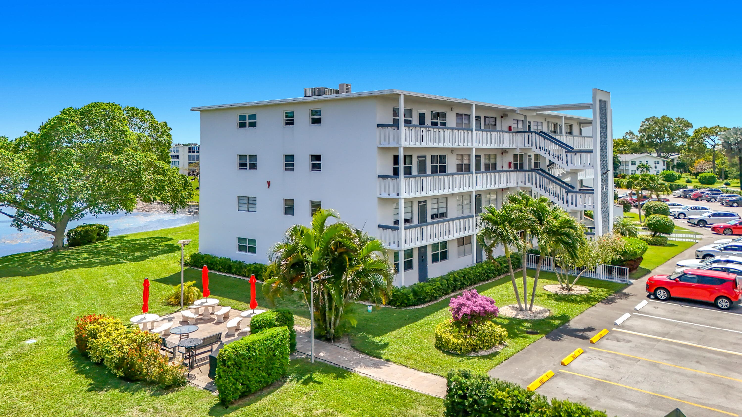 2114 Oakridge V, Deerfield Beach, FL 33442 — photo 1 of 27