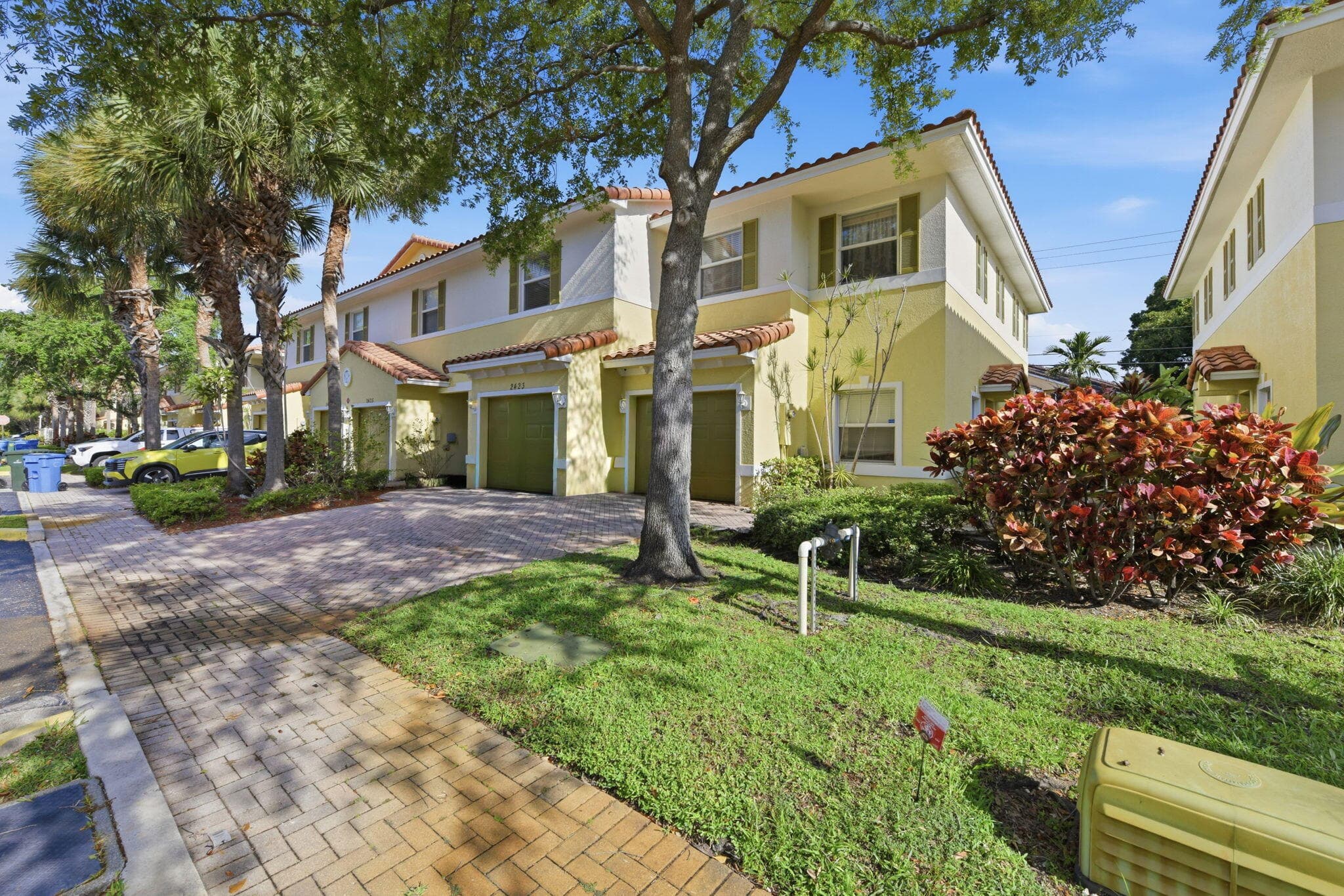 2423 NW 31st Court, Oakland Park, FL 33309 — photo 3 of 39