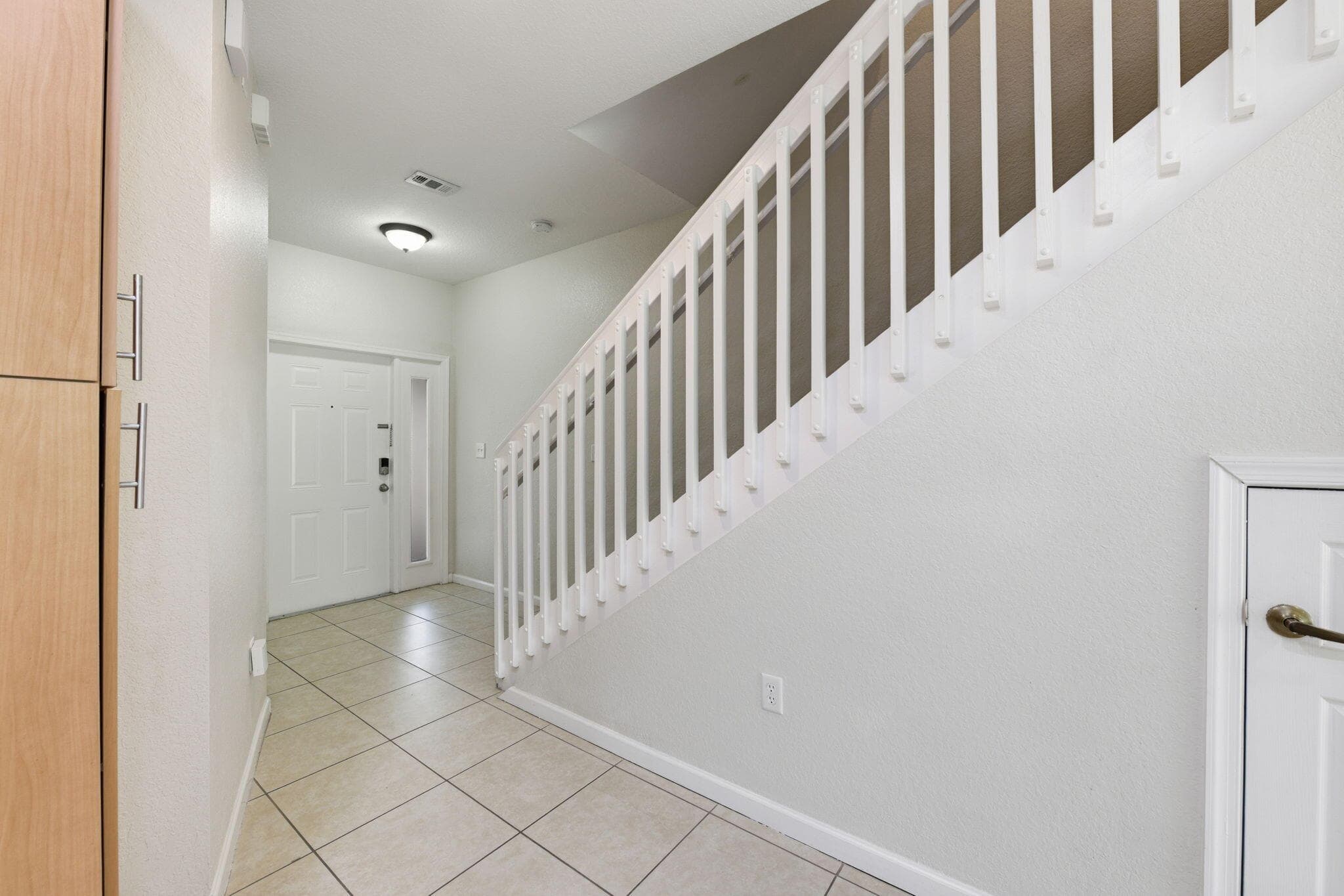 2423 NW 31st Court, Oakland Park, FL 33309 — photo 9 of 39