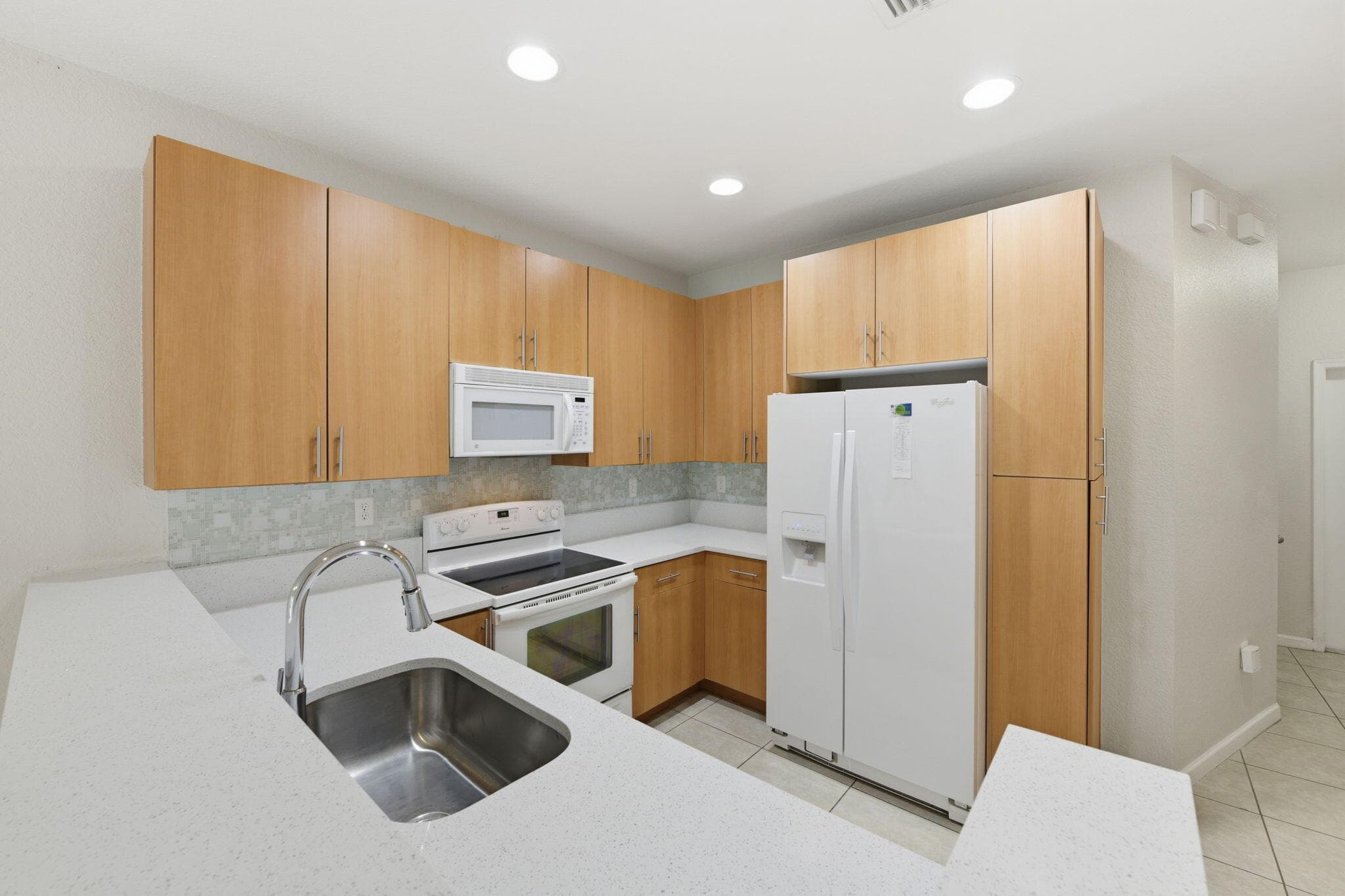 2423 NW 31st Court, Oakland Park, FL 33309 — photo 17 of 39