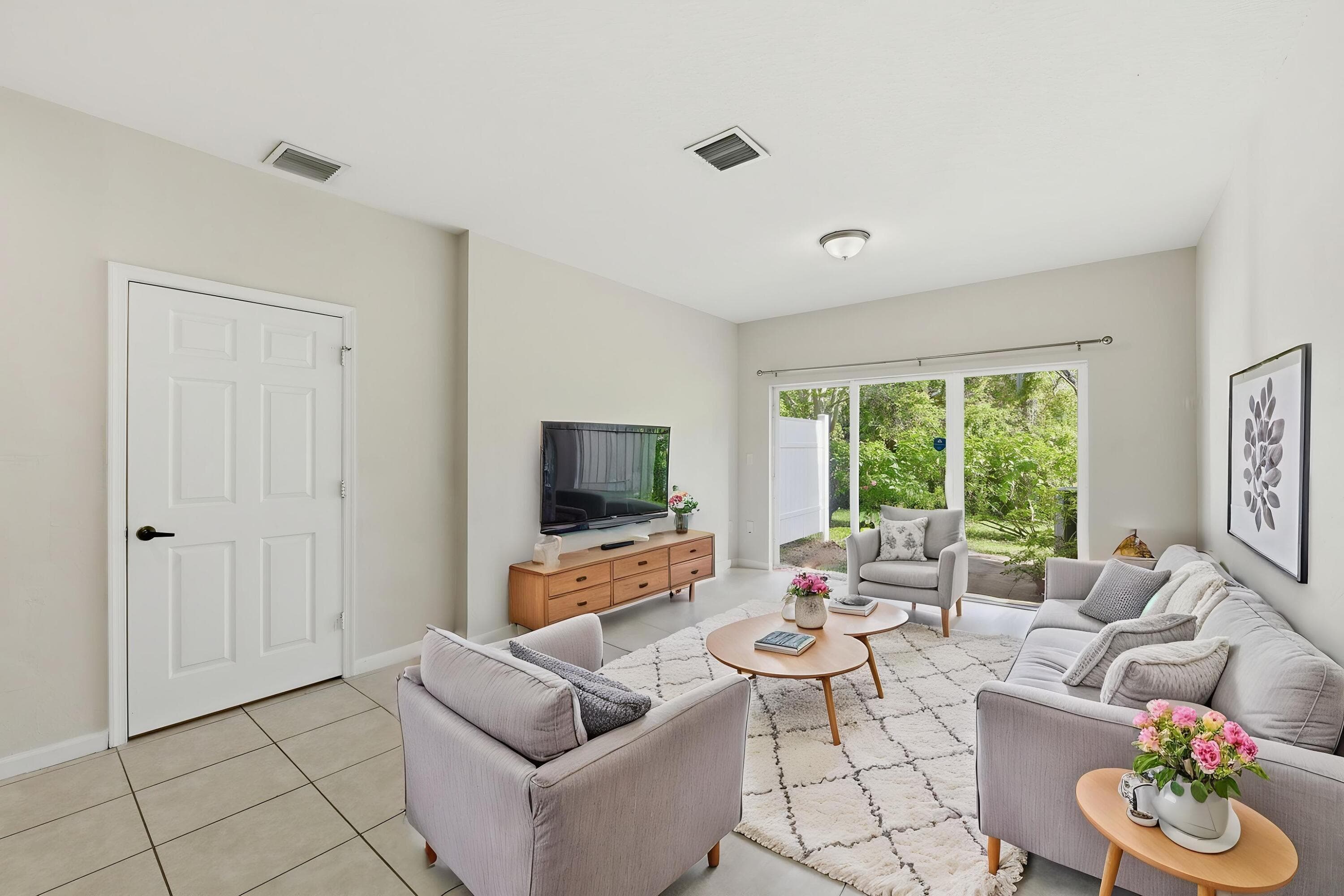 2423 NW 31st Court, Oakland Park, FL 33309 — photo 4 of 39