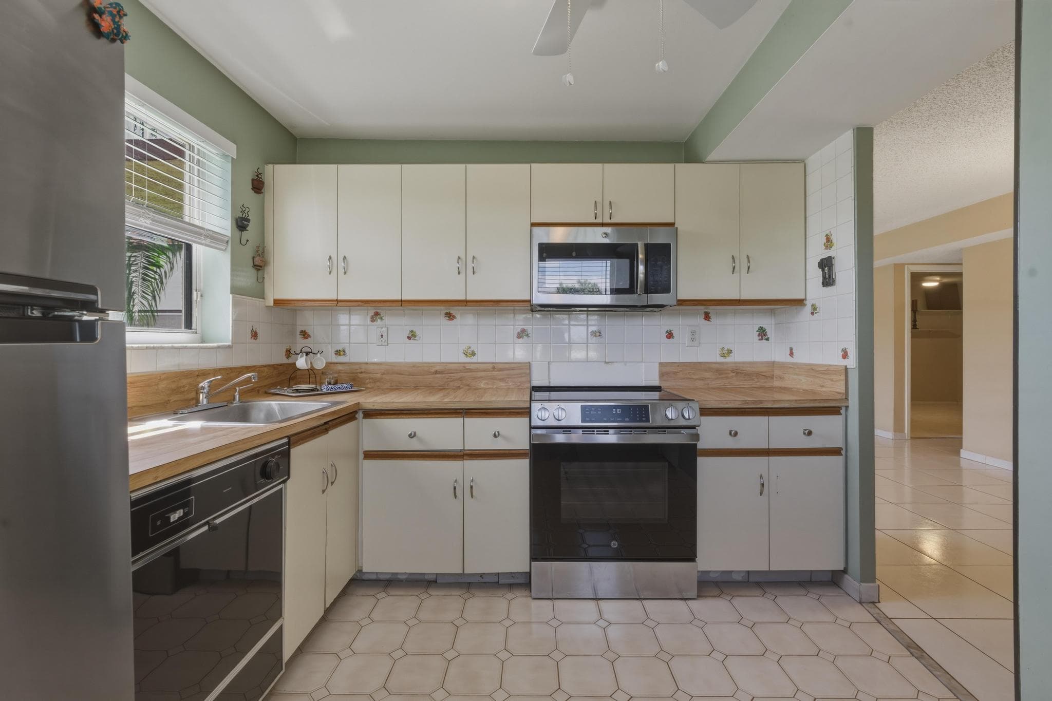 11200 SW 13th Street 104, Pembroke Pines, FL 33025 — photo 14 of 25