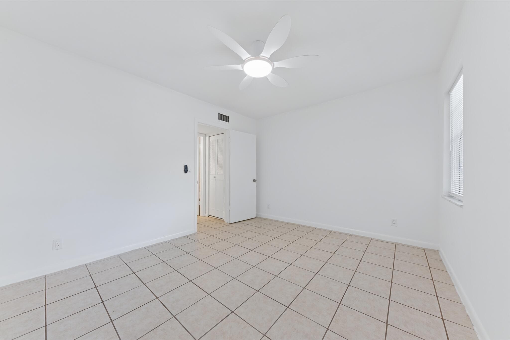 126 Sparrow Drive 10b, Royal Palm Beach, FL 33411 — photo 15 of 35