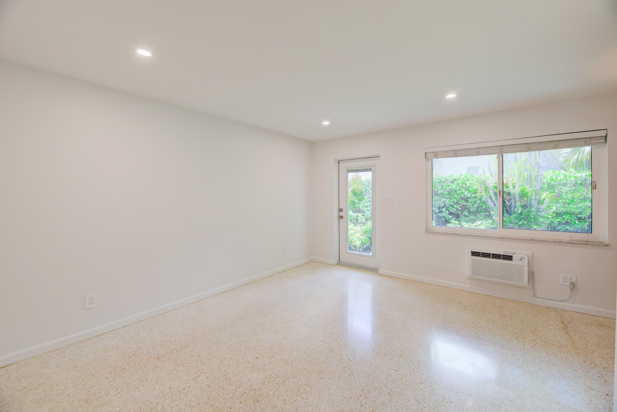 1635 NE 5th Court C, Fort Lauderdale, FL 33301 — photo 4 of 25