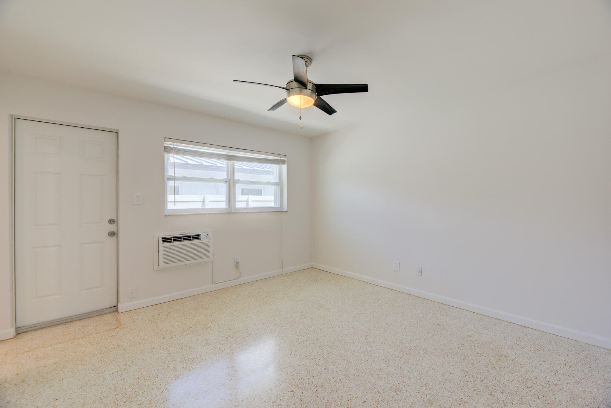1635 NE 5th Court C, Fort Lauderdale, FL 33301 — photo 8 of 25
