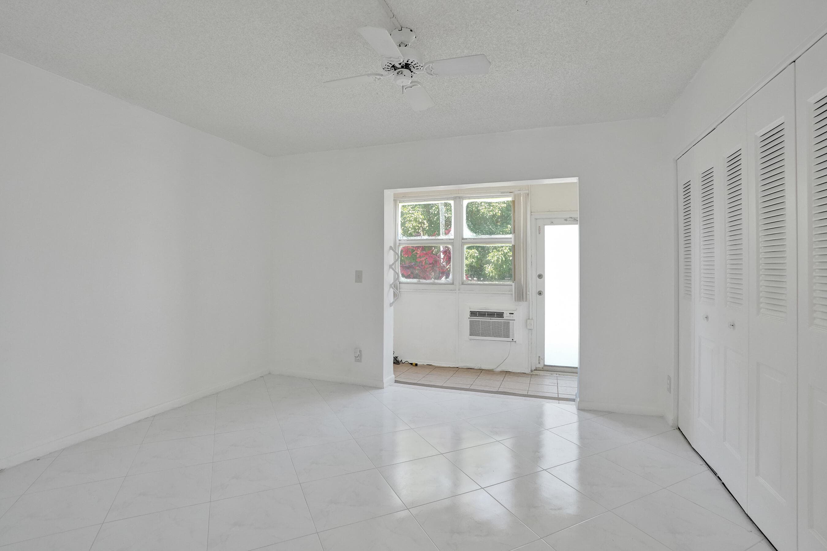 392 Durham Circle M, Deerfield Beach, FL 33442 — photo 12 of 17