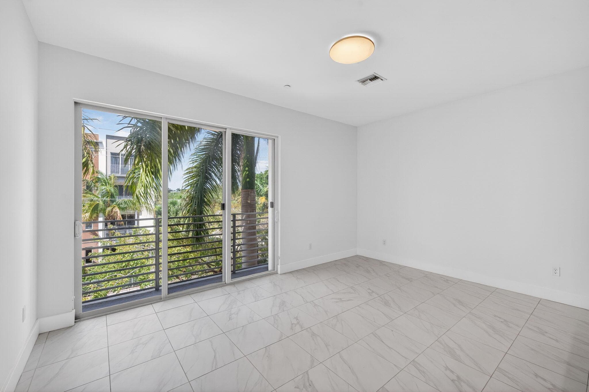 1044 NE 18th Avenue 203, Fort Lauderdale, FL 33304 — photo 4 of 50