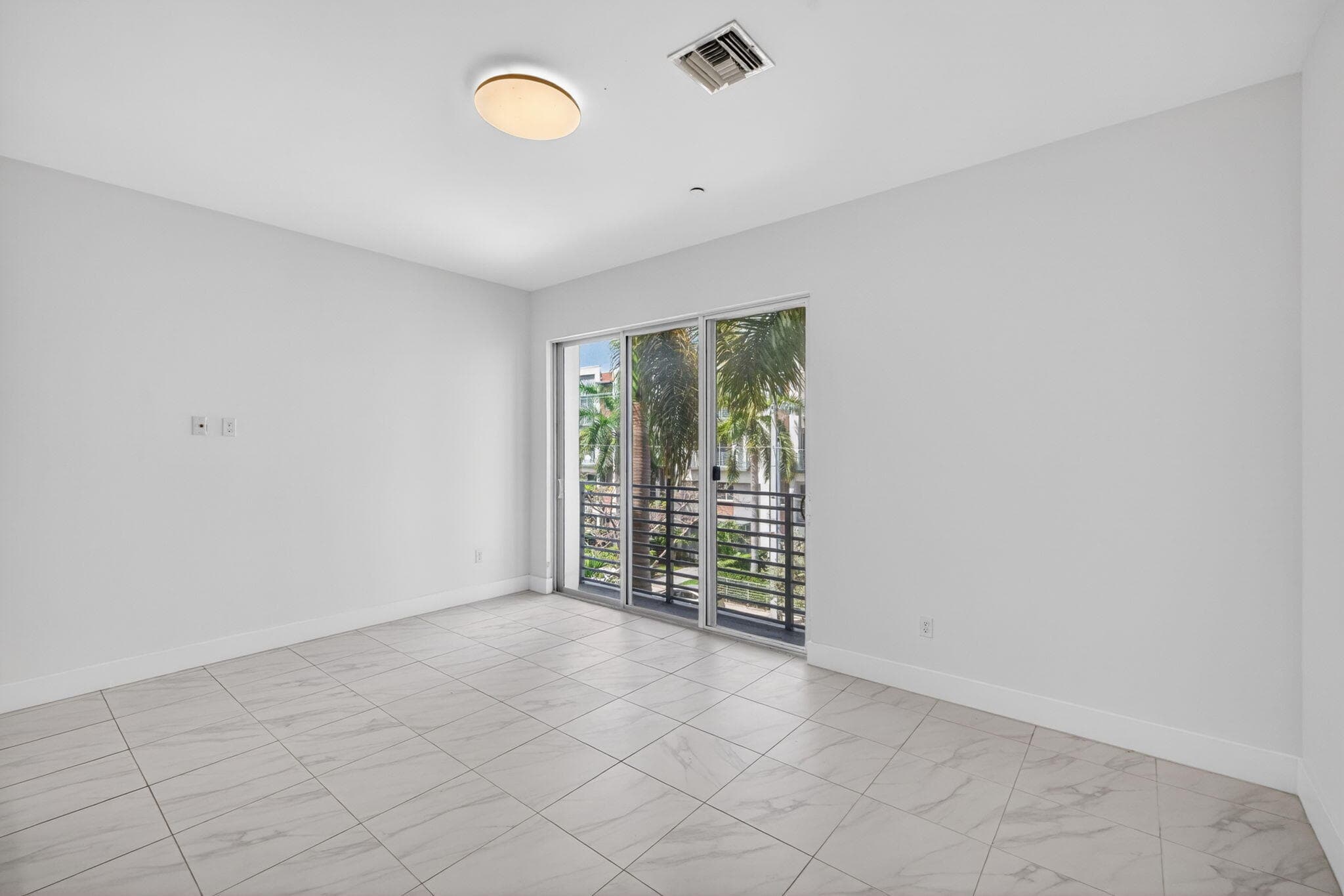 1044 NE 18th Avenue 203, Fort Lauderdale, FL 33304 — photo 6 of 50
