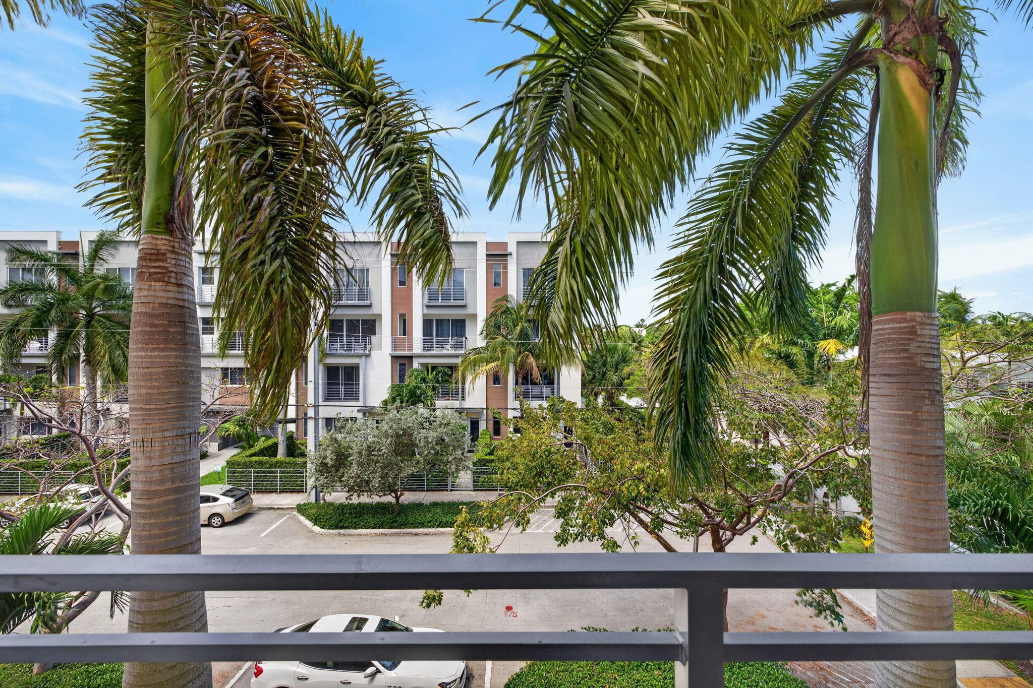1044 NE 18th Avenue 203, Fort Lauderdale, FL 33304 — photo 39 of 50