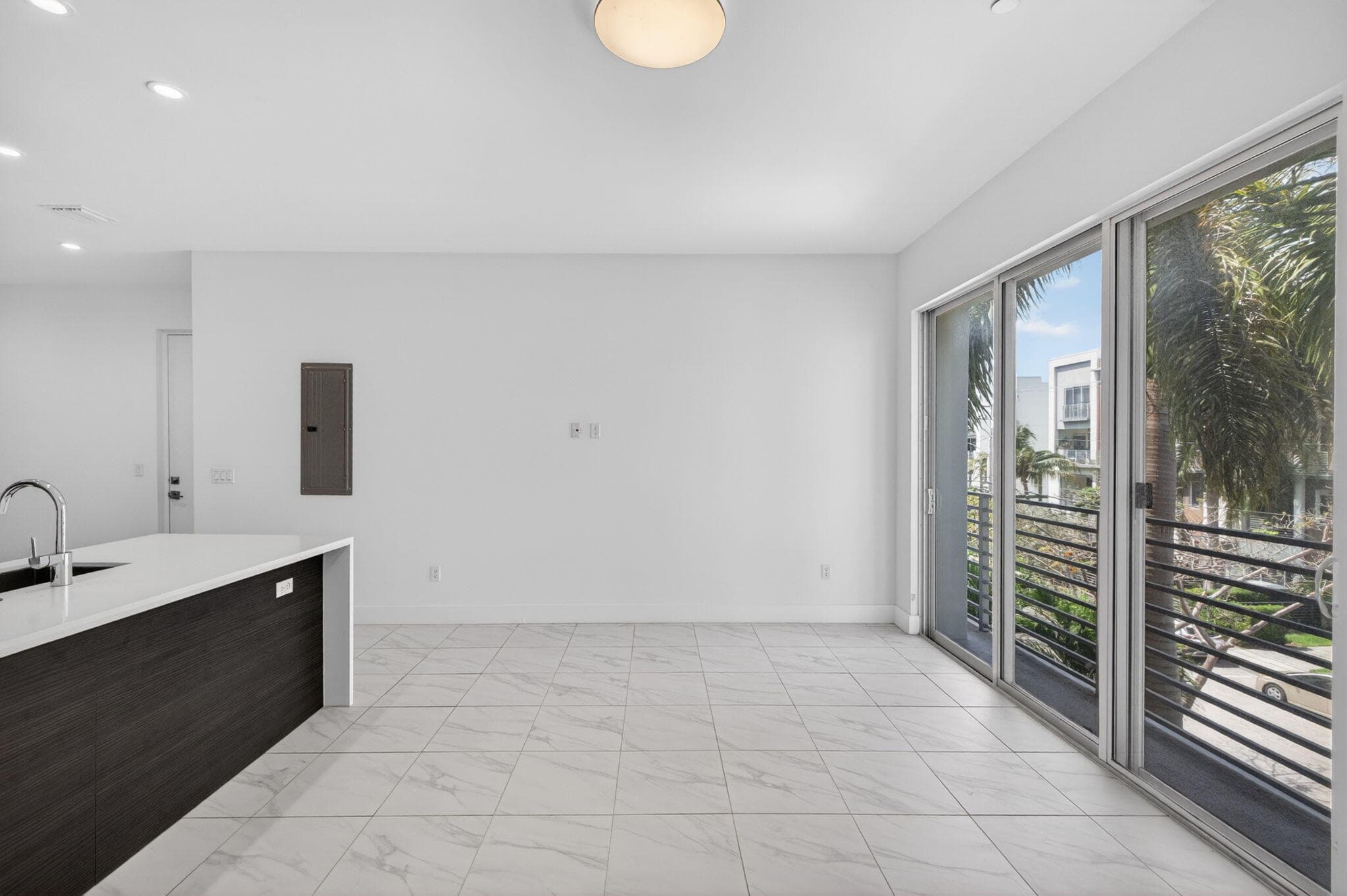 1044 NE 18th Avenue 203, Fort Lauderdale, FL 33304 — photo 11 of 50