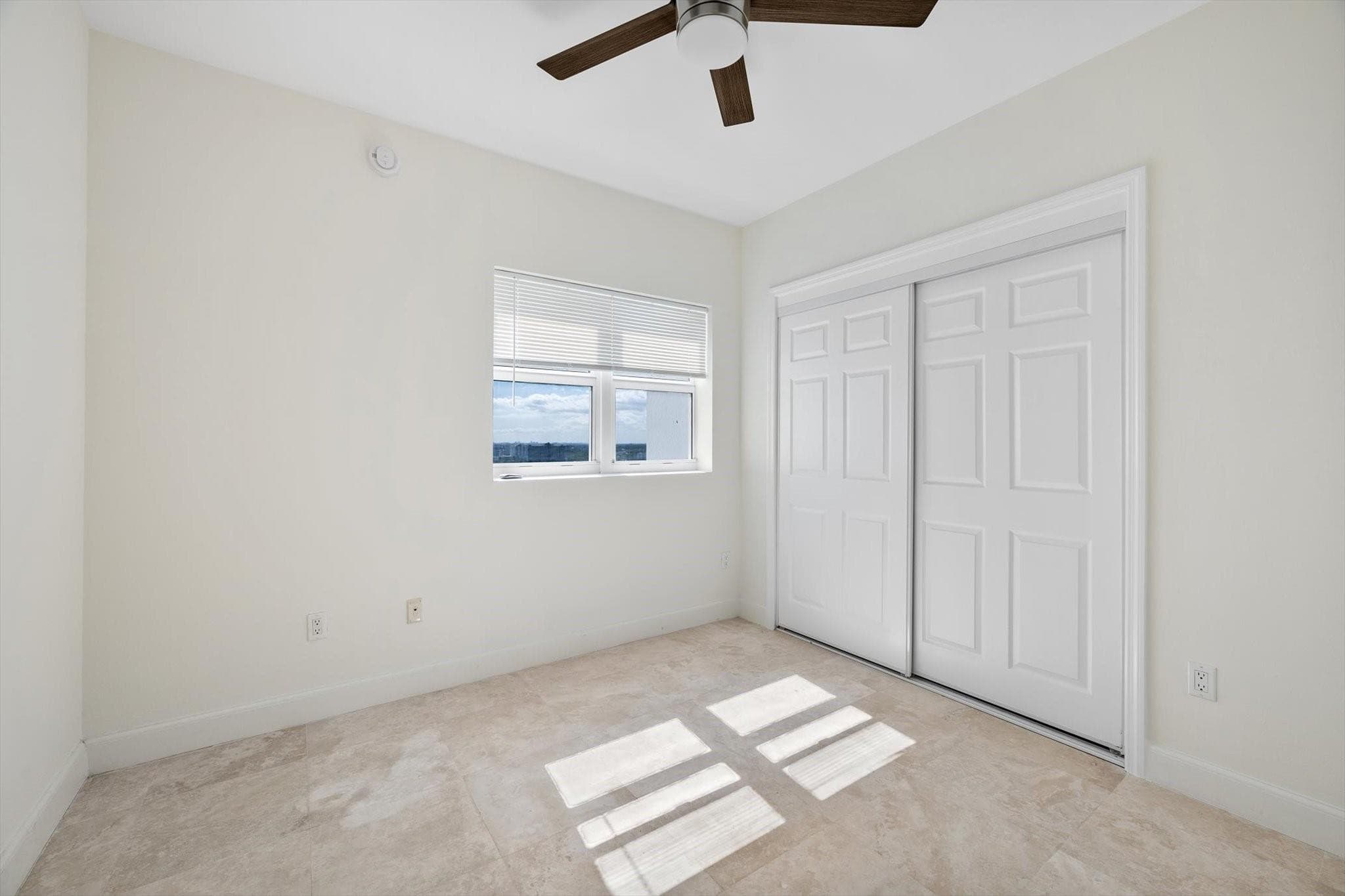 15051 Royal Oaks Lane 2106, North Miami, FL 33181 — photo 14 of 23