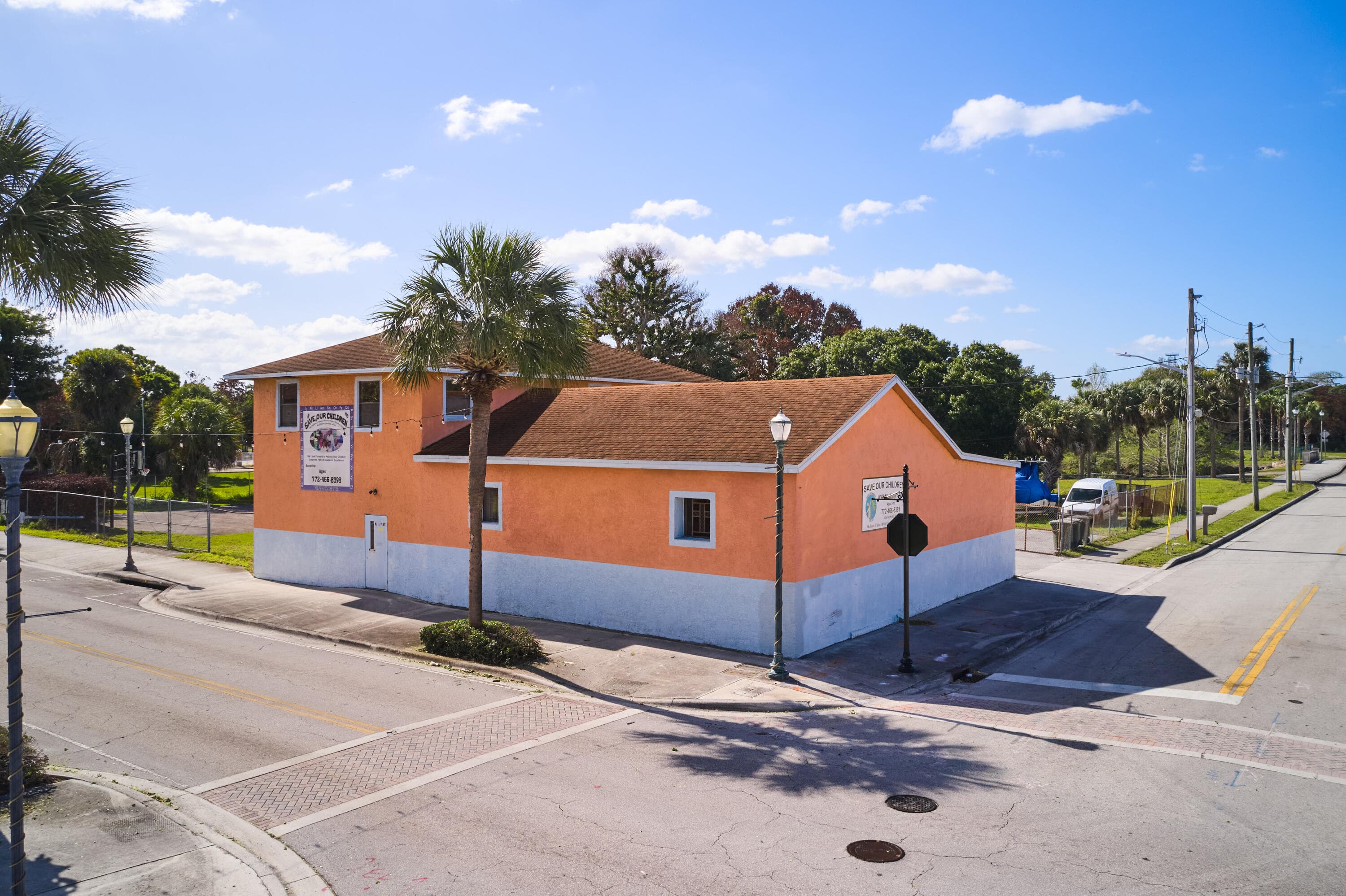 464 N 9th Street, Fort Pierce, FL — photo 1 of 31