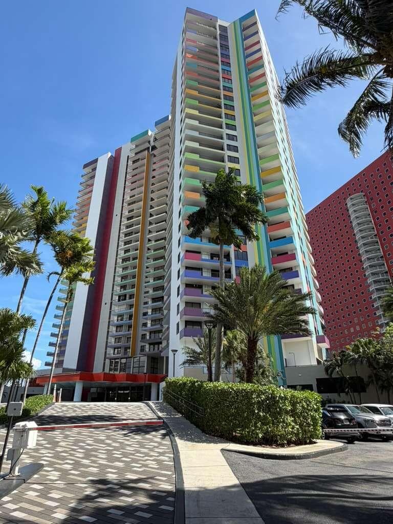 1581 Brickell Avenue 406, Miami, FL 33129 — photo 1 of 20