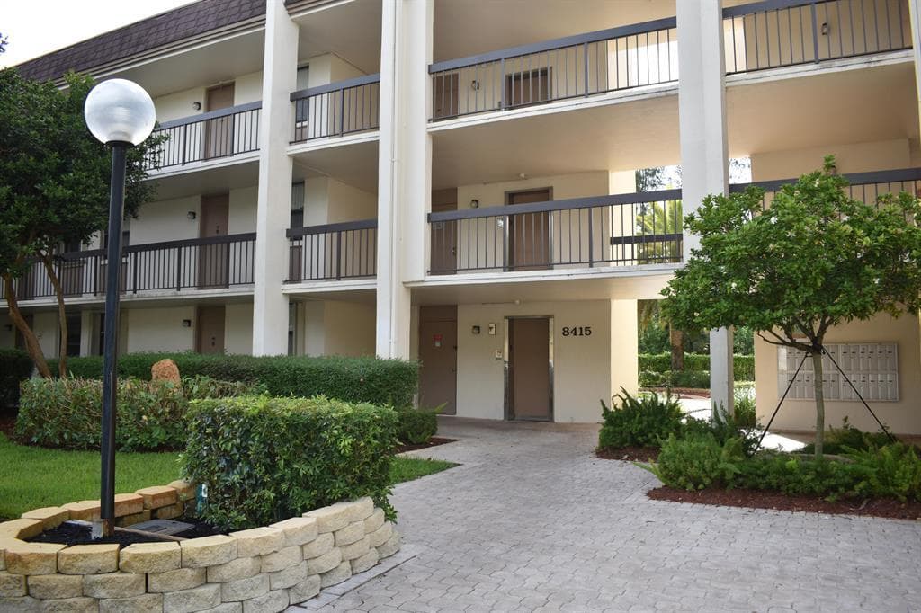 8415 Forest Hills Drive 305, Coral Springs, FL 33065 — photo 1 of 10