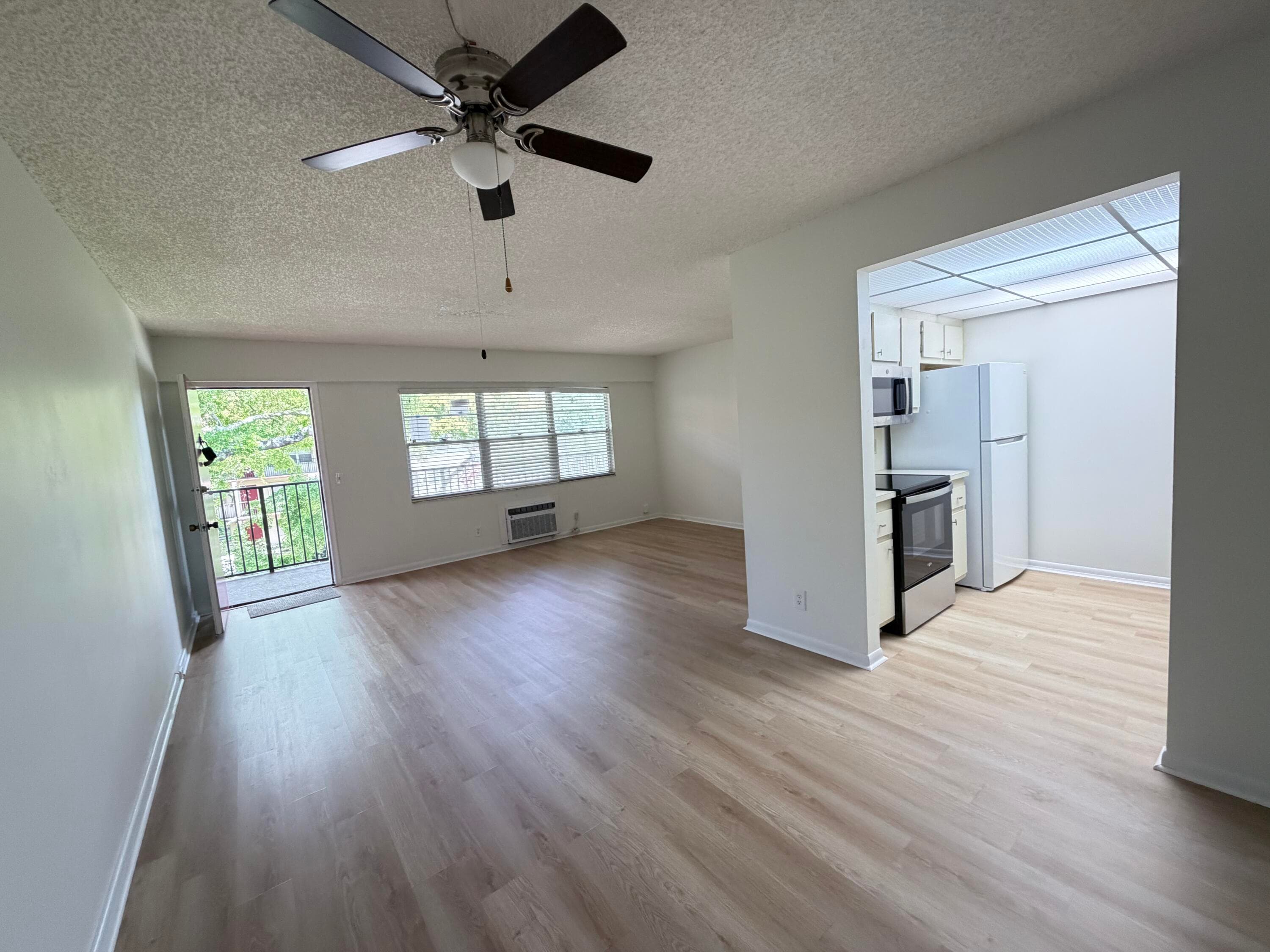 100 SW 132nd Way 303k, Pembroke Pines, FL 33027 — photo 6 of 17