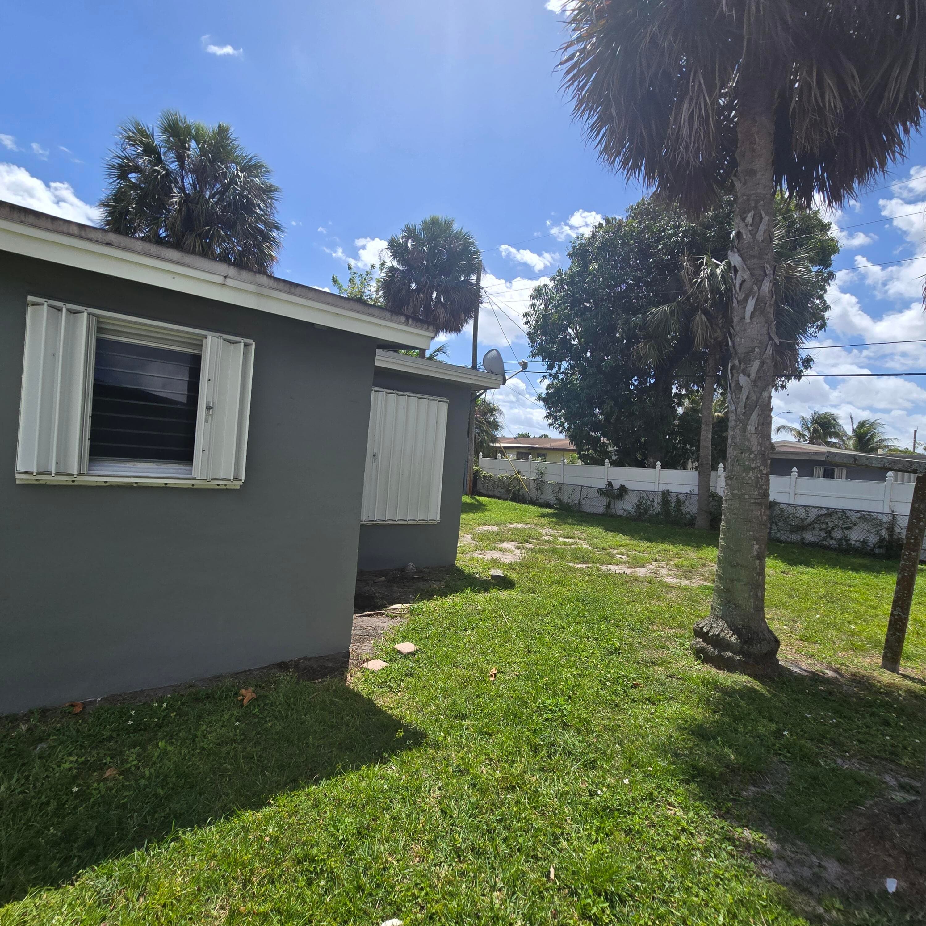 3860 NW 8th Place, Fort Lauderdale, FL 33311 — photo 2 of 15