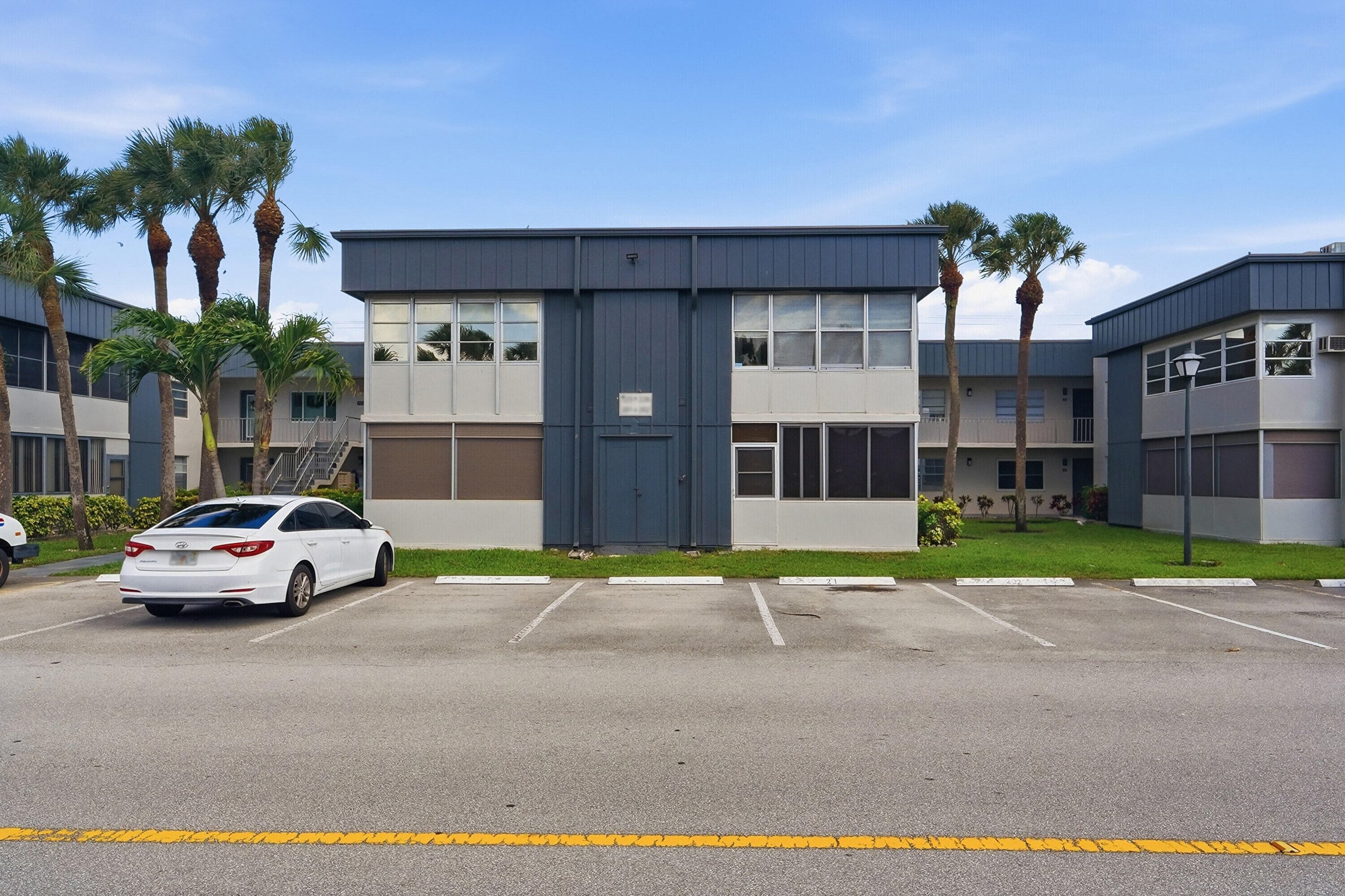 226 E Normandy E, Delray Beach, FL 33484 — photo 21 of 35