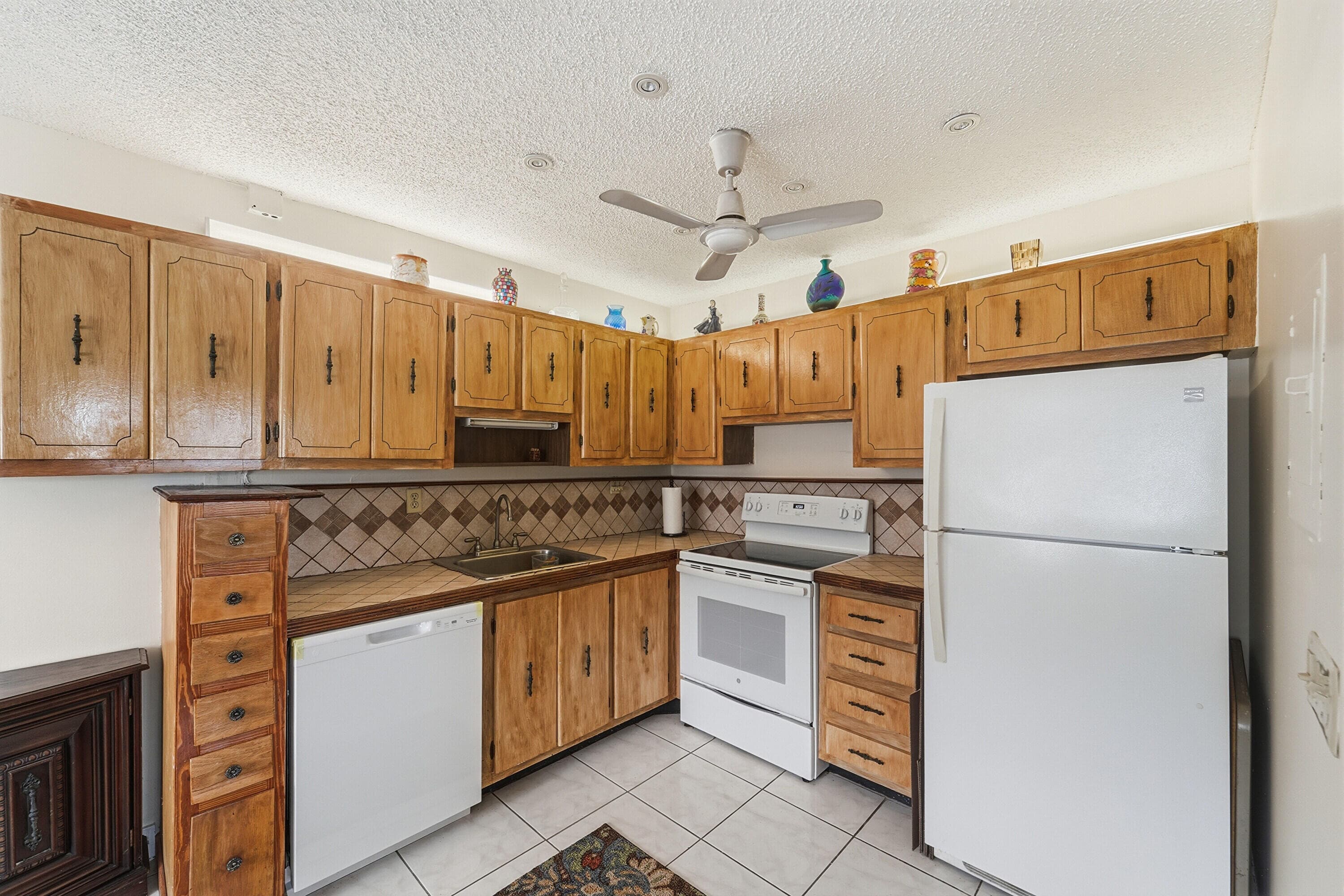 226 E Normandy E, Delray Beach, FL 33484 — photo 7 of 35
