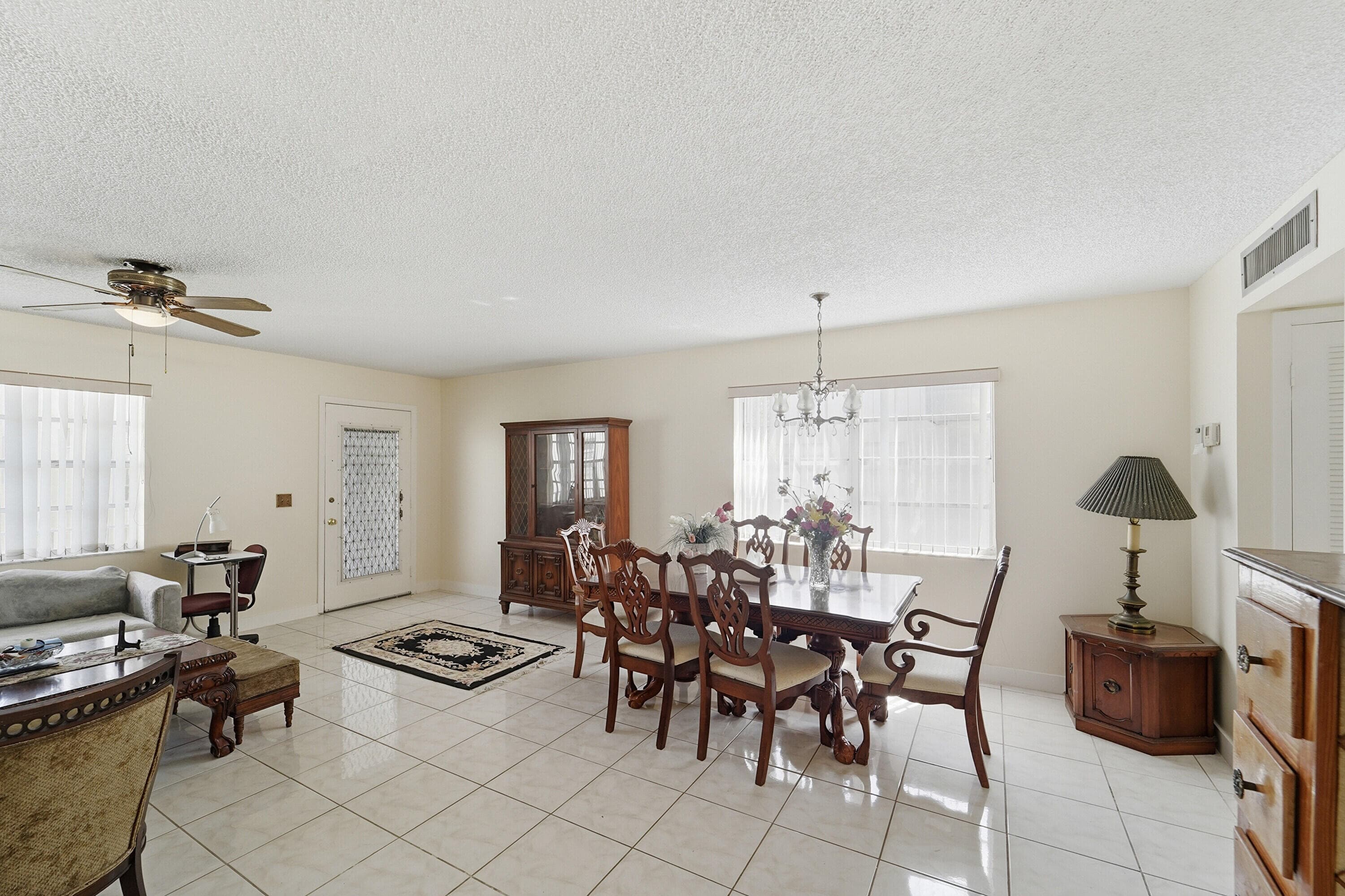 226 E Normandy E, Delray Beach, FL 33484 — photo 5 of 35