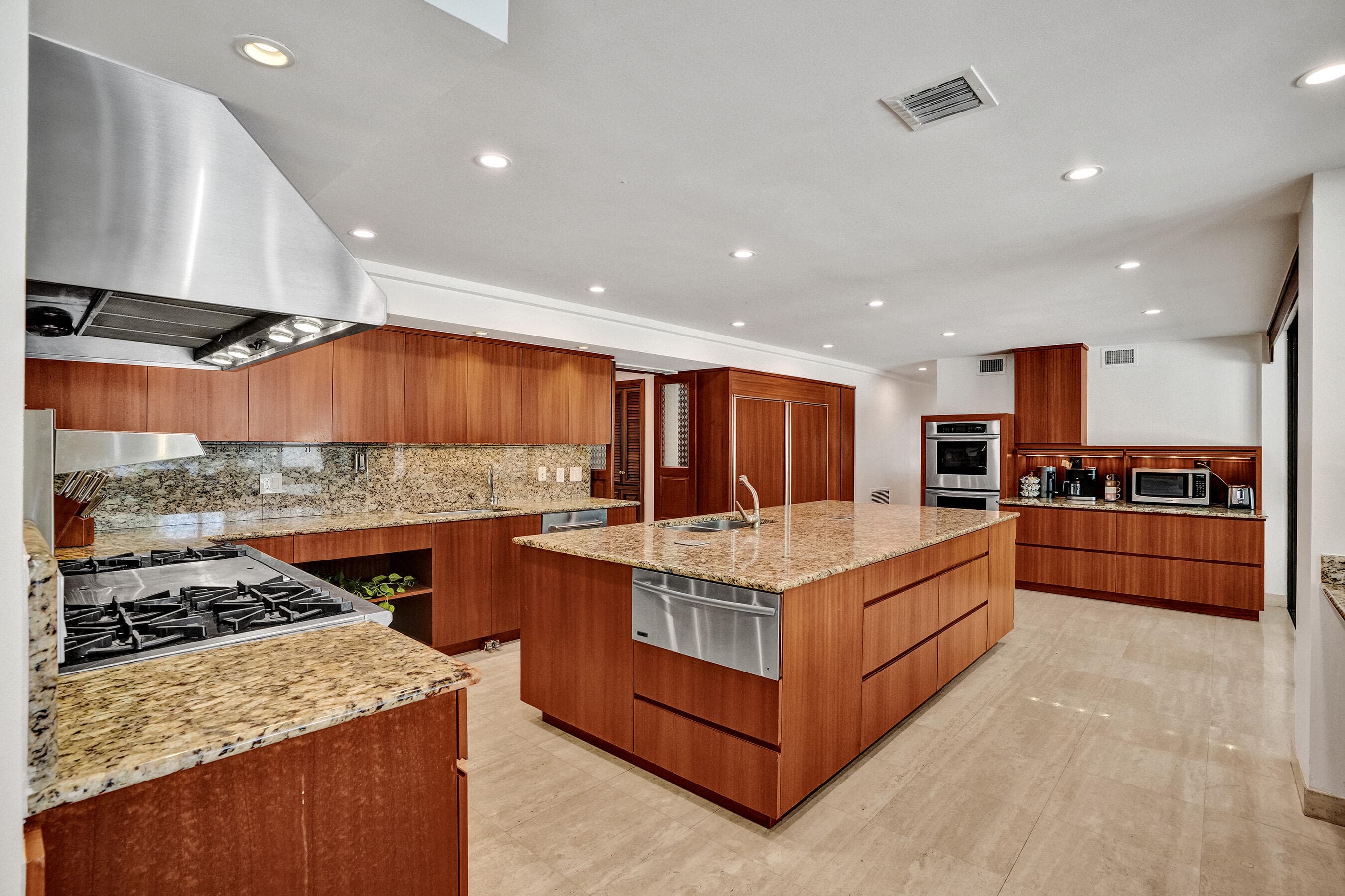 2441 SW 28th Avenue, Fort Lauderdale, FL 33312 — photo 18 of 100