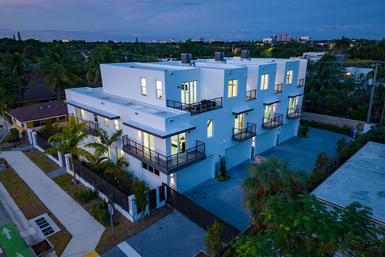 1222 NE 15th Avenue, Fort Lauderdale, FL 33304 — photo 3 of 39