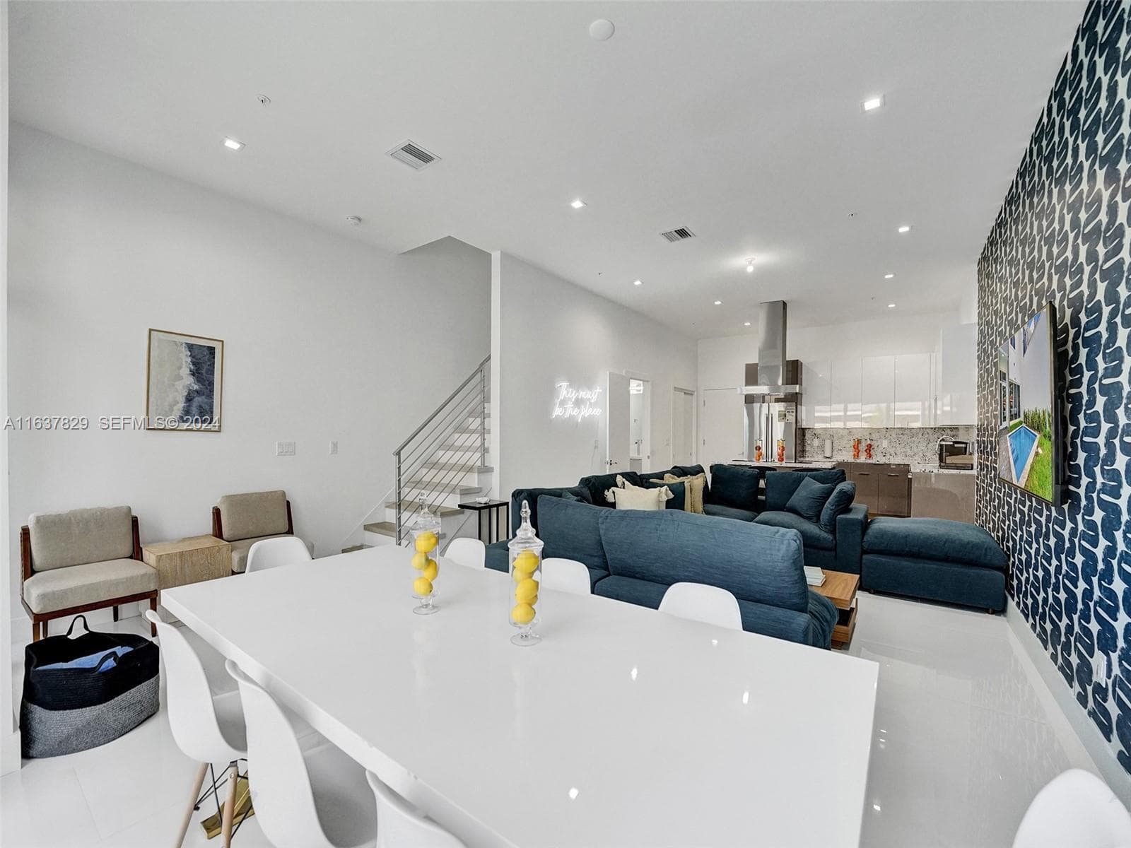 1222 NE 15th Avenue, Fort Lauderdale, FL 33304 — photo 11 of 39