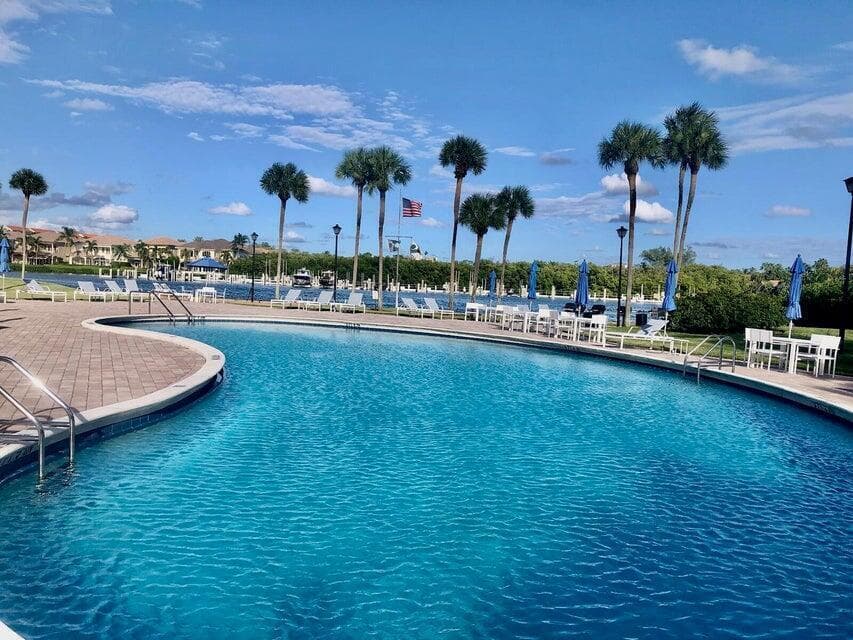 859 Jeffery Street 506, Boca Raton, FL 33487 — photo 1 of 82