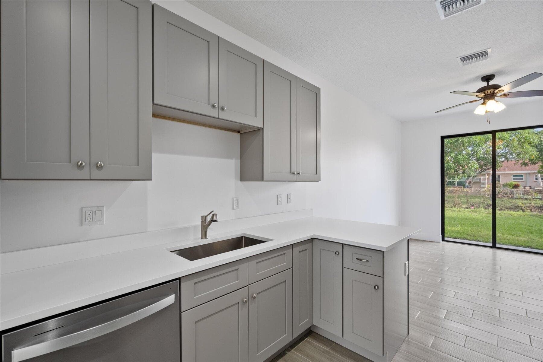 1209 W 33rd Street, Riviera Beach, FL 33404 — photo 5 of 20