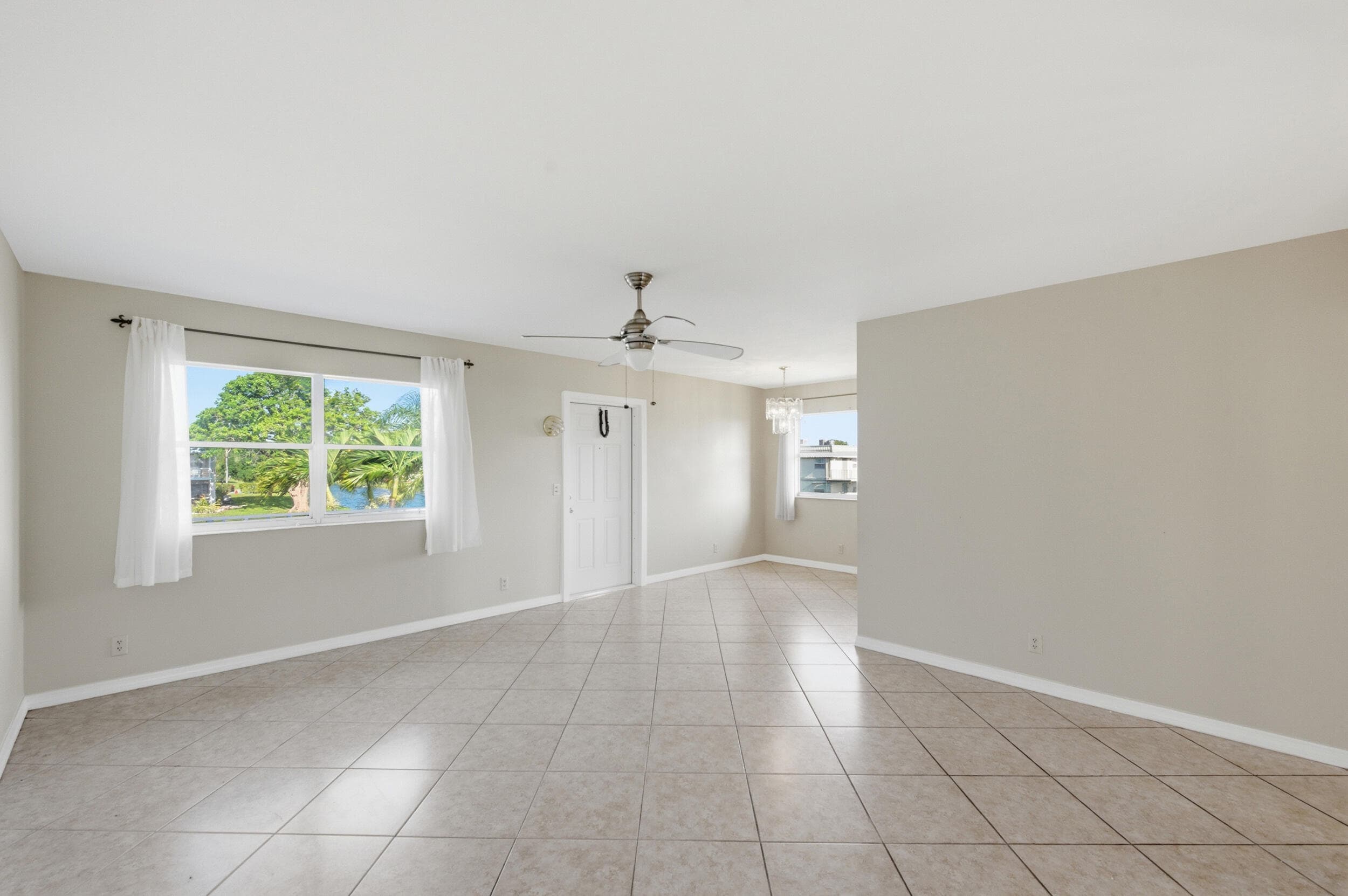 384 Saxony H, Delray Beach, FL 33446 — photo 7 of 42