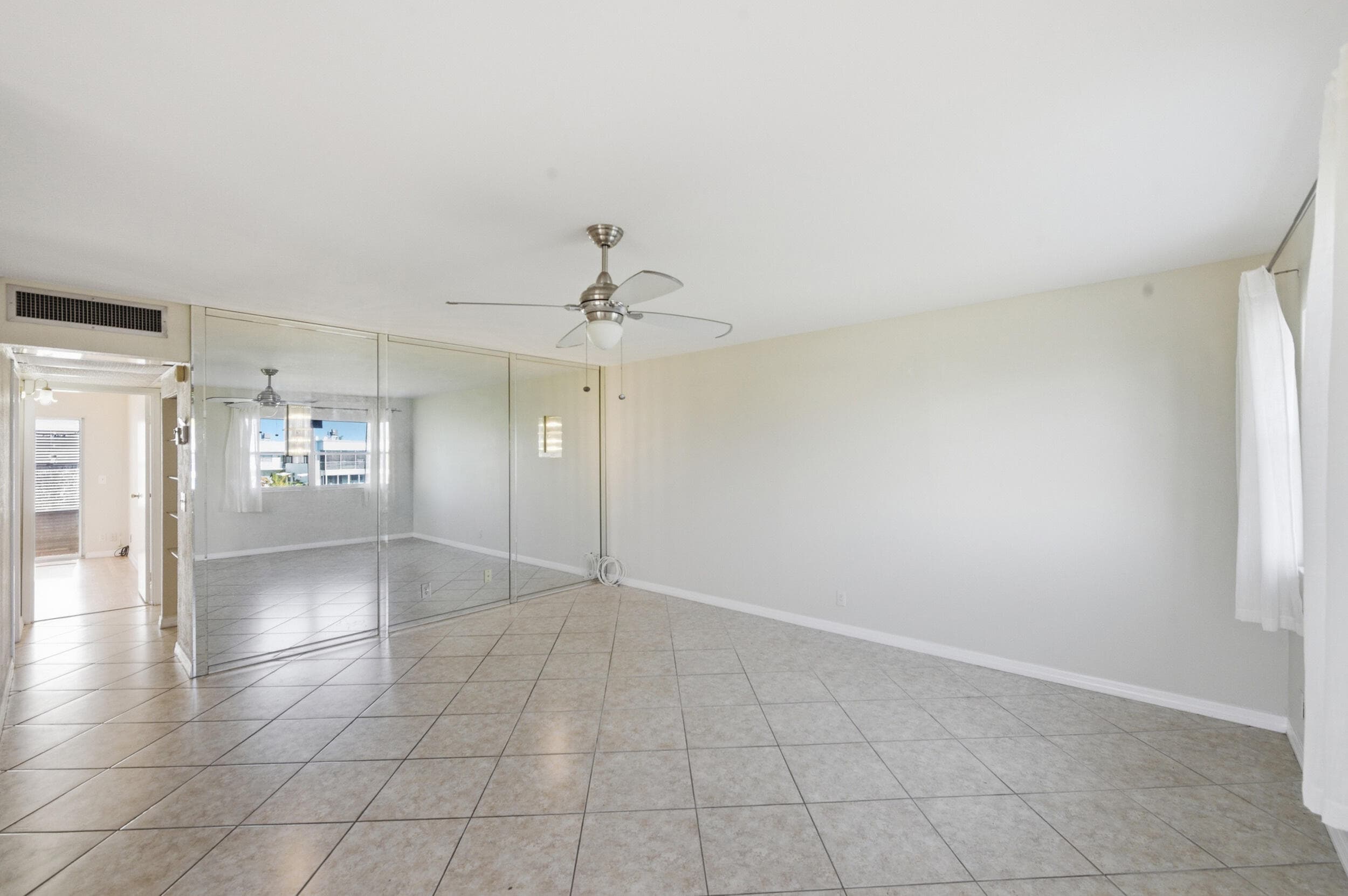 384 Saxony H, Delray Beach, FL 33446 — photo 9 of 42