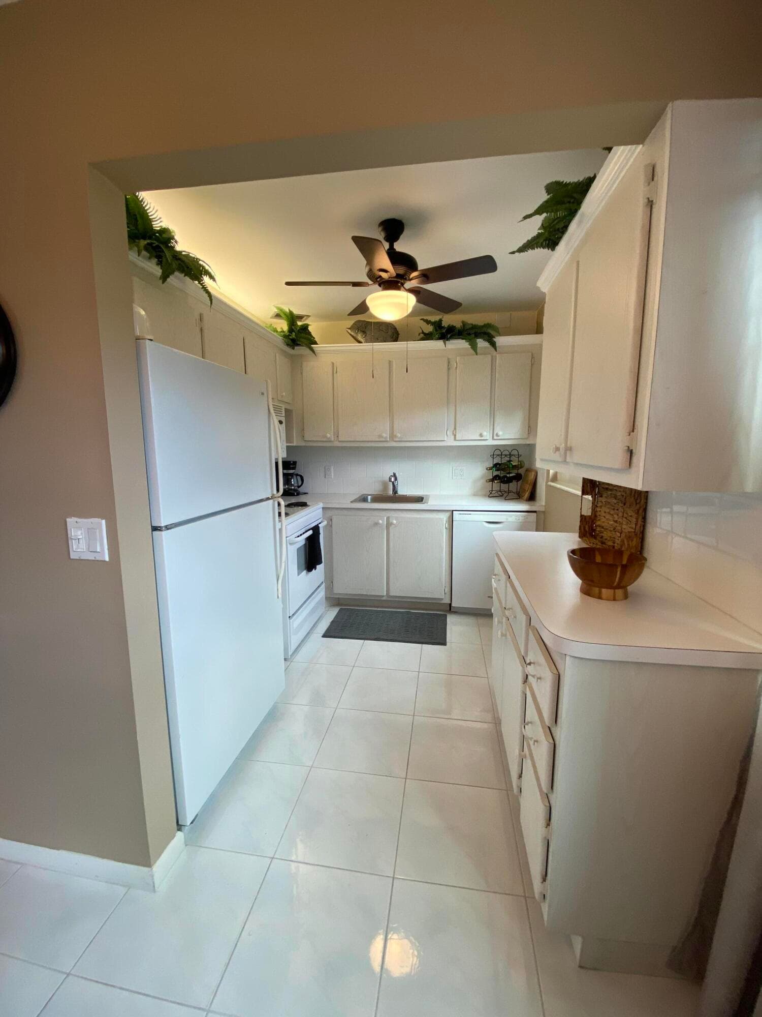 72 Newport D 72, Deerfield Beach, FL 33442 — photo 1 of 65