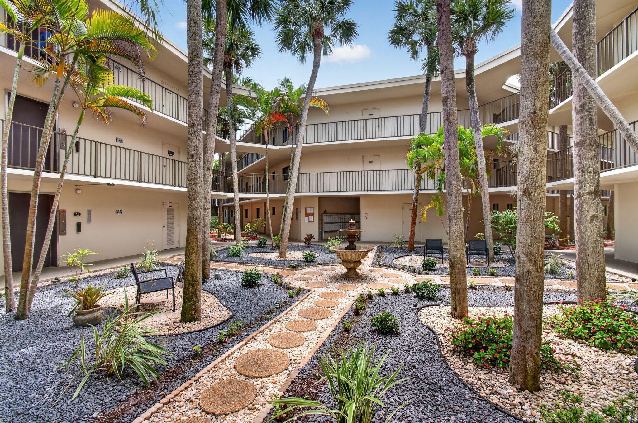 5340 Las Verdes Cr Las Verdes Circle 109, Delray Beach, FL 33484 — photo 9 of 58