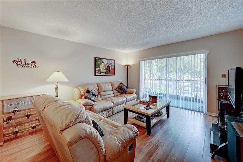 4150 NW 90th Avenue 202, Coral Springs, FL 33065 — photo 4 of 18