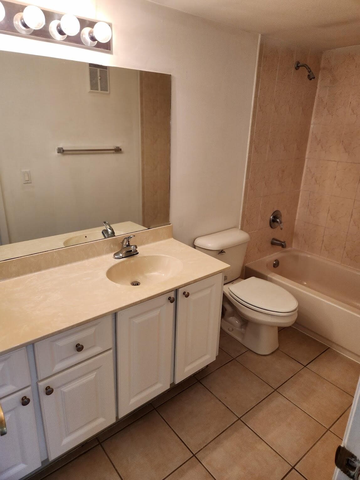 731 N Pine Island Road 402, Plantation, FL 33324 — photo 9 of 12