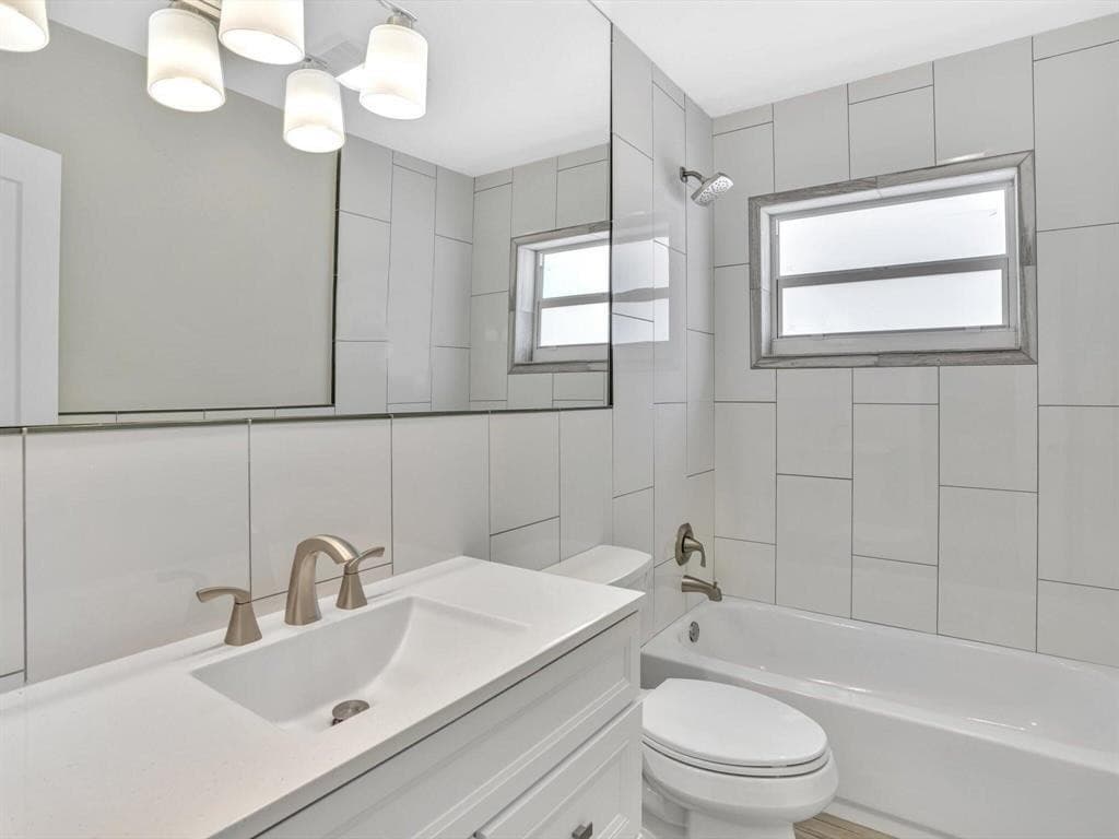 541 NE 18th Street, Boca Raton, FL 33432 — photo 13 of 21