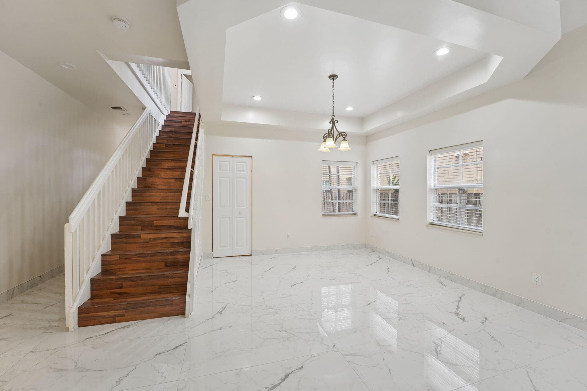 819 SW 7th Avenue, Fort Lauderdale, FL 33315 — photo 10 of 41