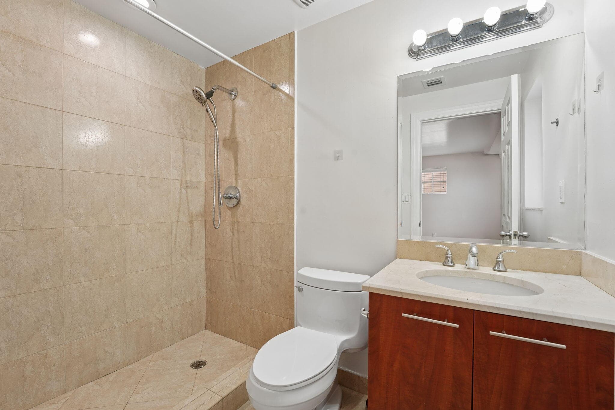 819 SW 7th Avenue, Fort Lauderdale, FL 33315 — photo 23 of 41