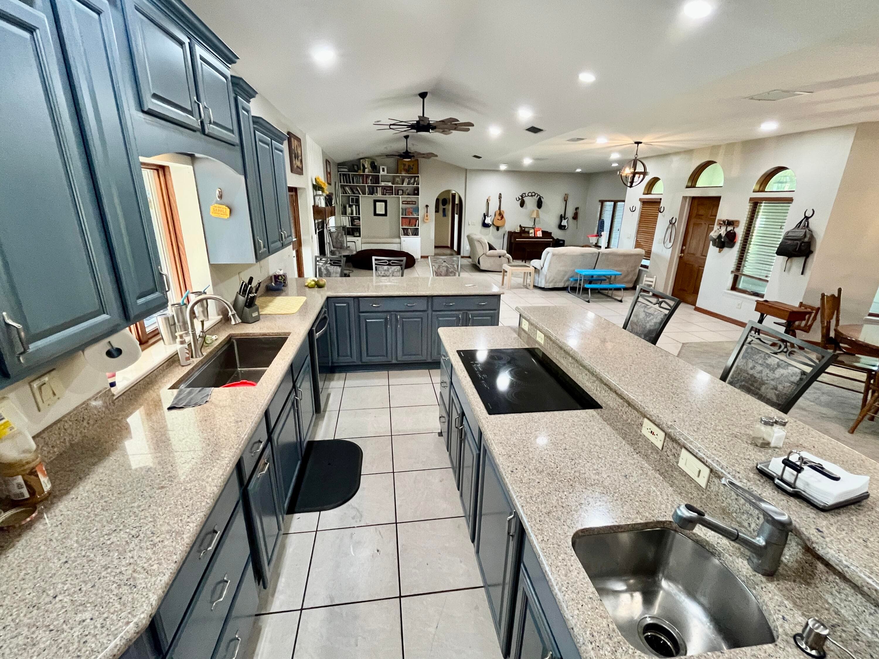 3046 N Bowden Road, Avon Park, FL 33825 — photo 5 of 41