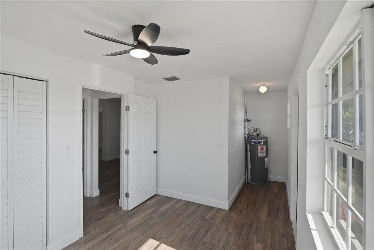 270 SW 10th Avenue, South Bay, FL 33493 — photo 16 of 32