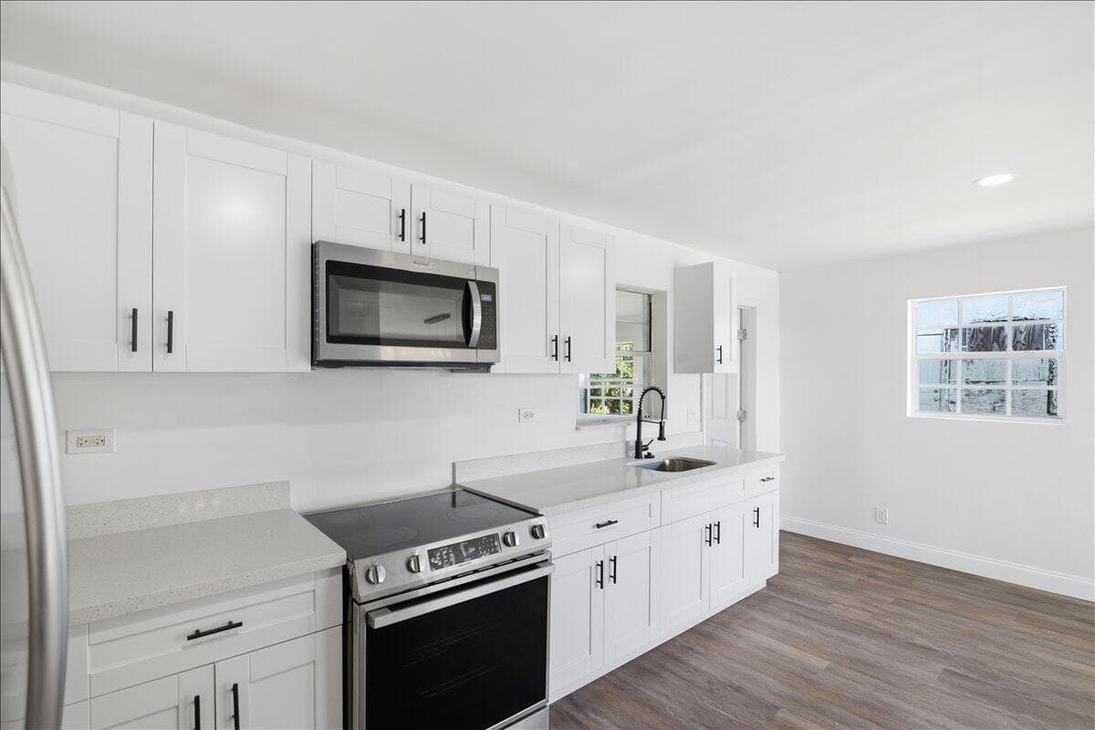 270 SW 10th Avenue, South Bay, FL 33493 — photo 11 of 32