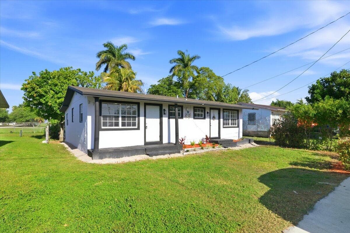 270 SW 10th Avenue, South Bay, FL 33493 — photo 2 of 32