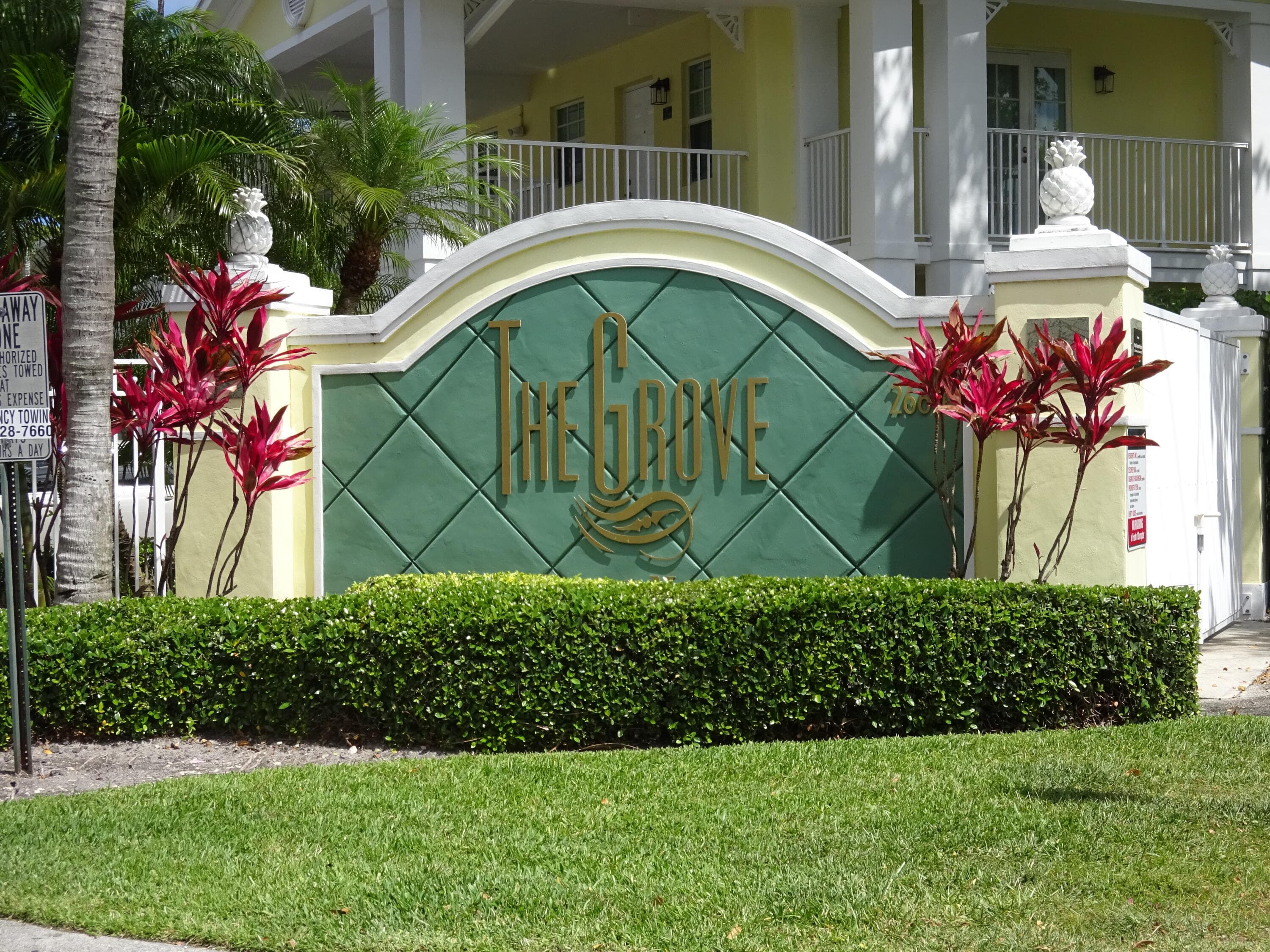 2660 NE 8th Avenue 208, Wilton Manors, FL 33334 — photo 1 of 19